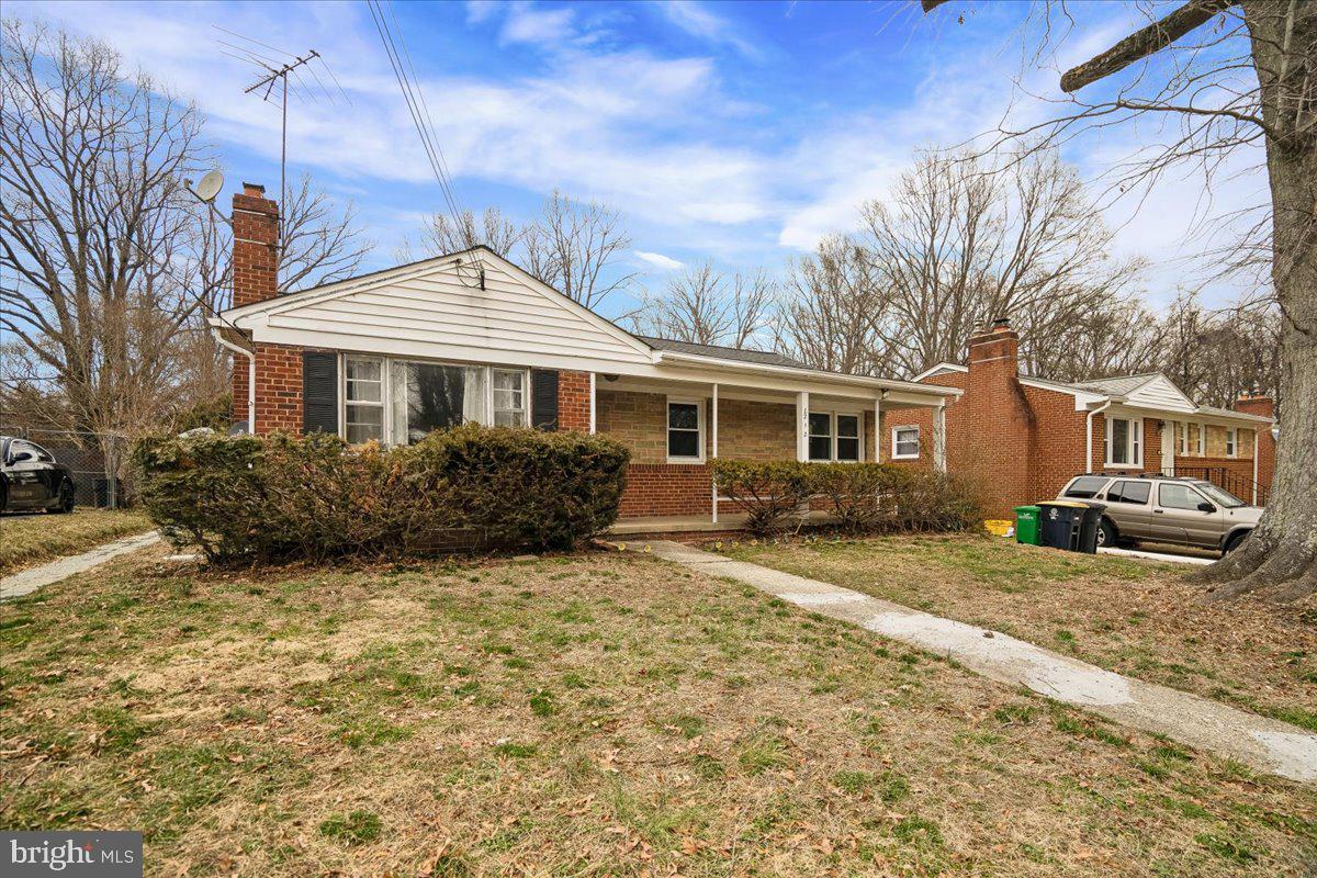 FOREST MANOR - Residential