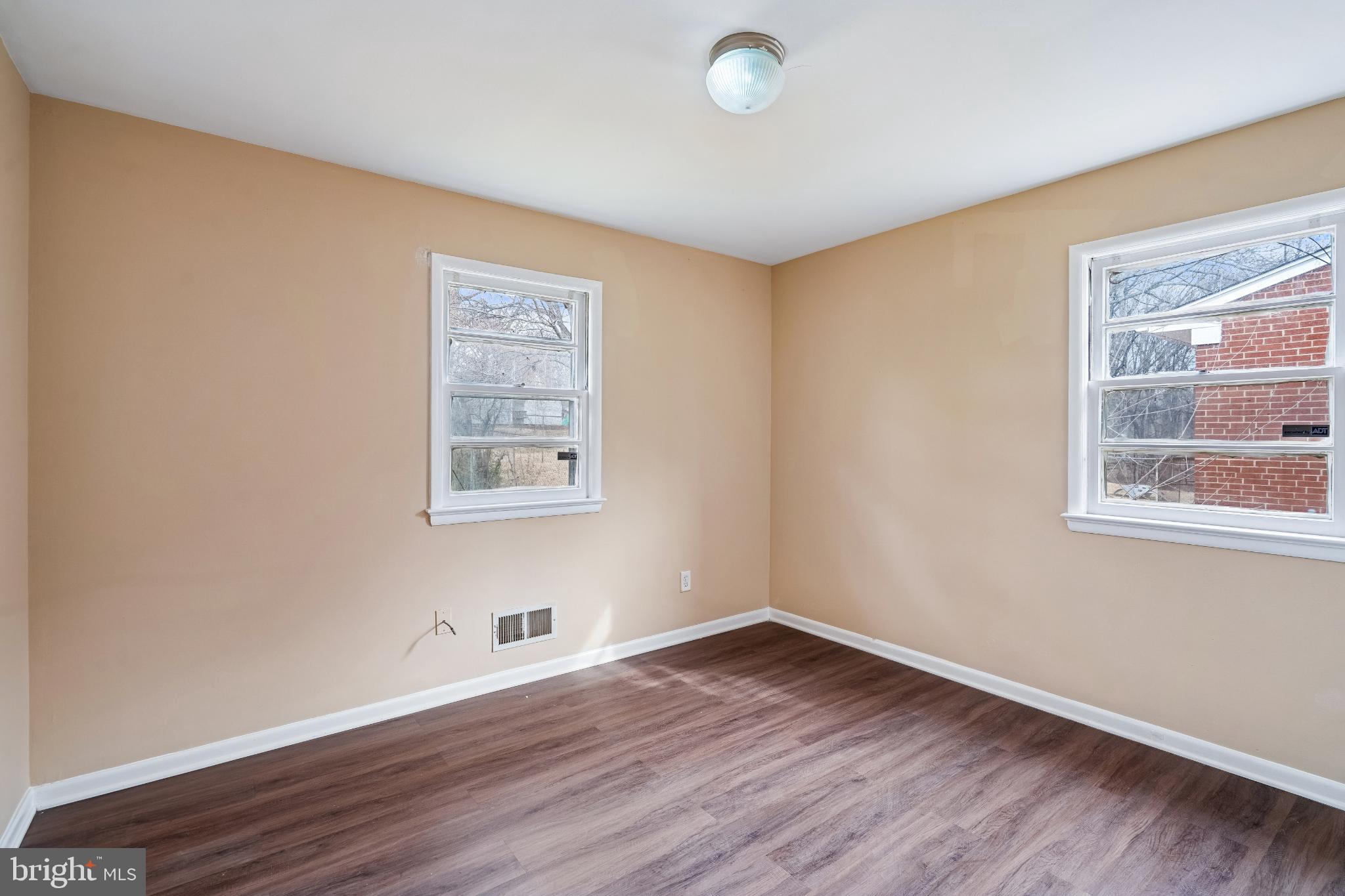 FOREST MANOR - Residential