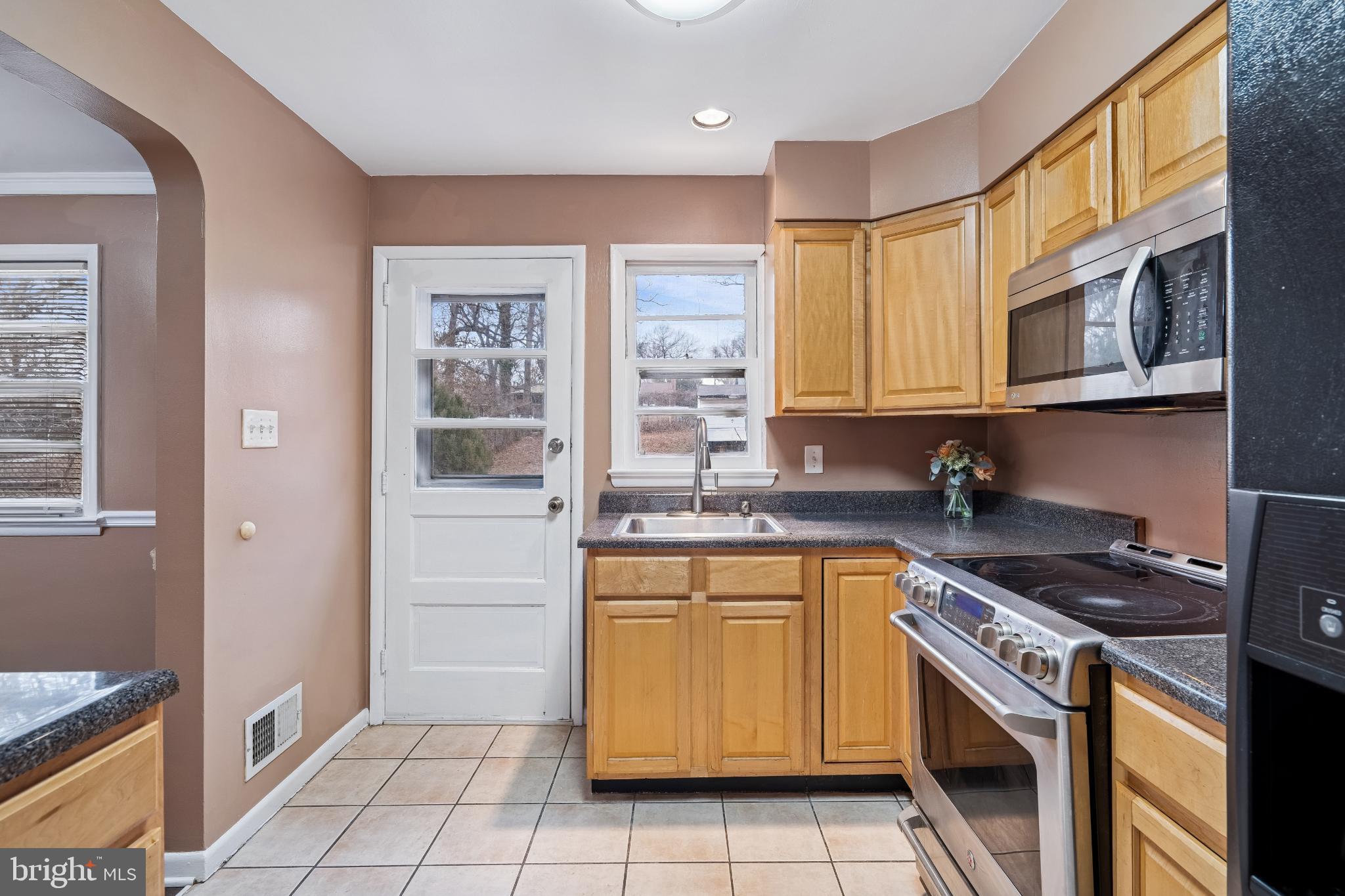 FOREST MANOR - Residential