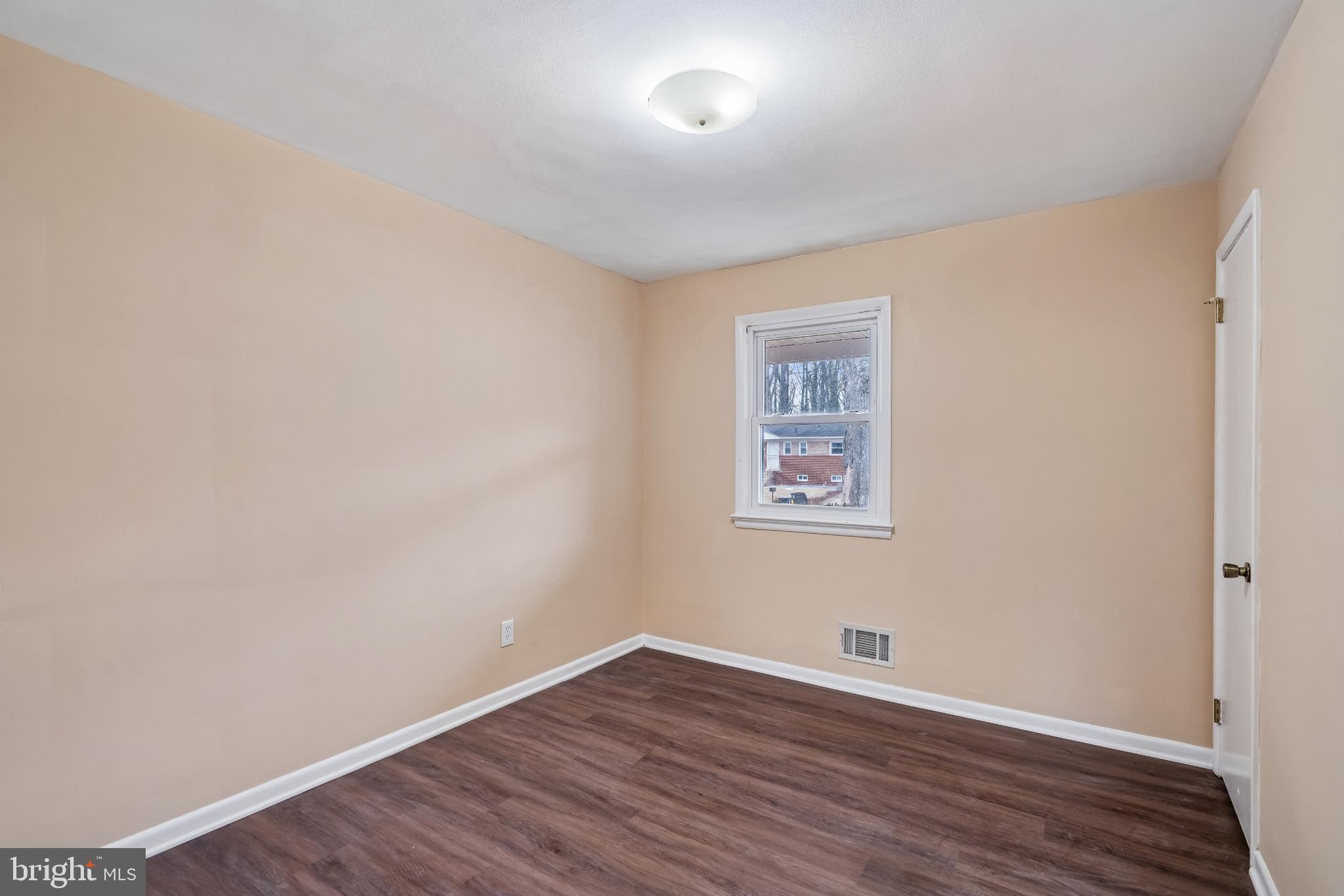 FOREST MANOR - Residential