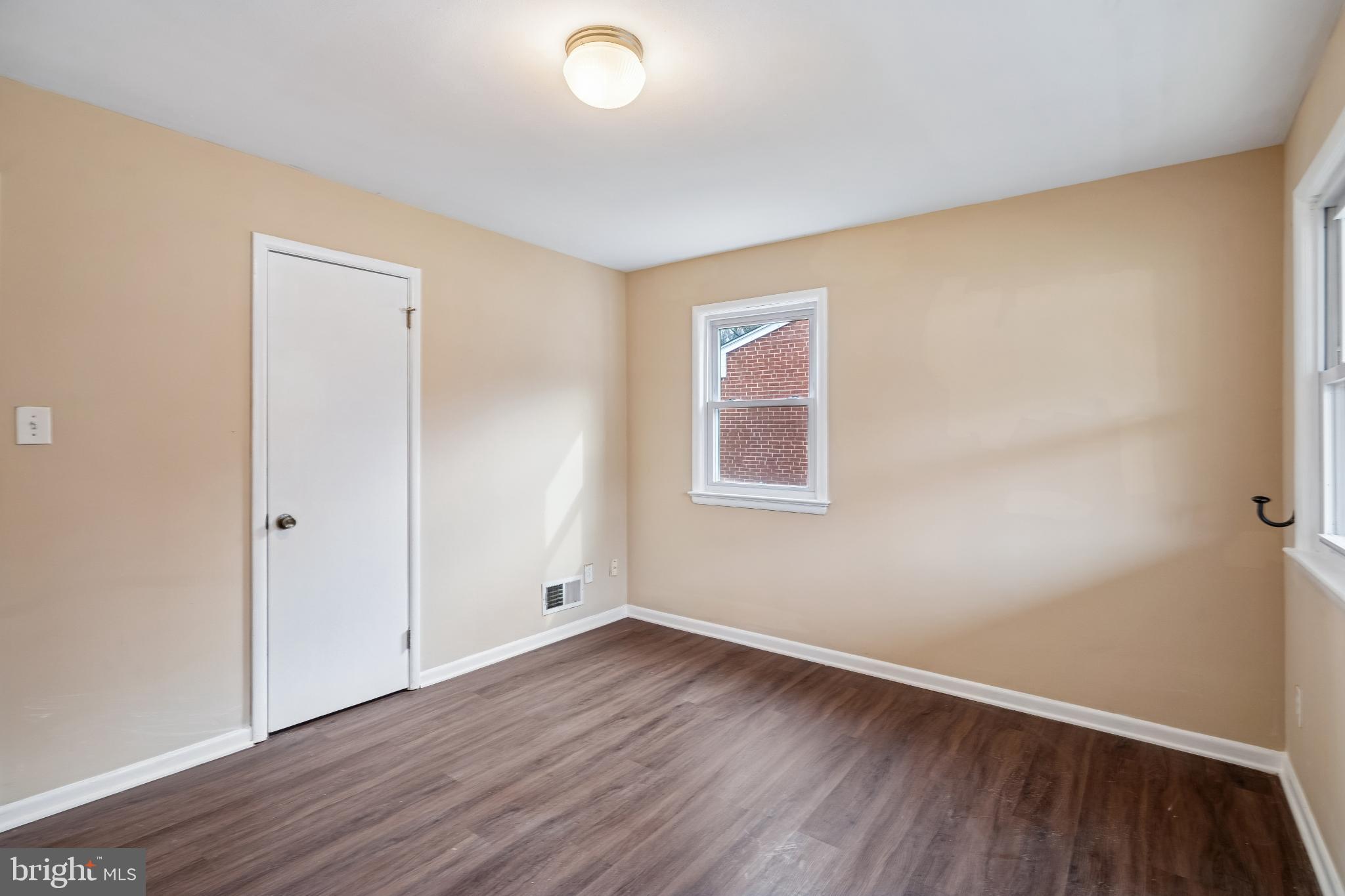 FOREST MANOR - Residential