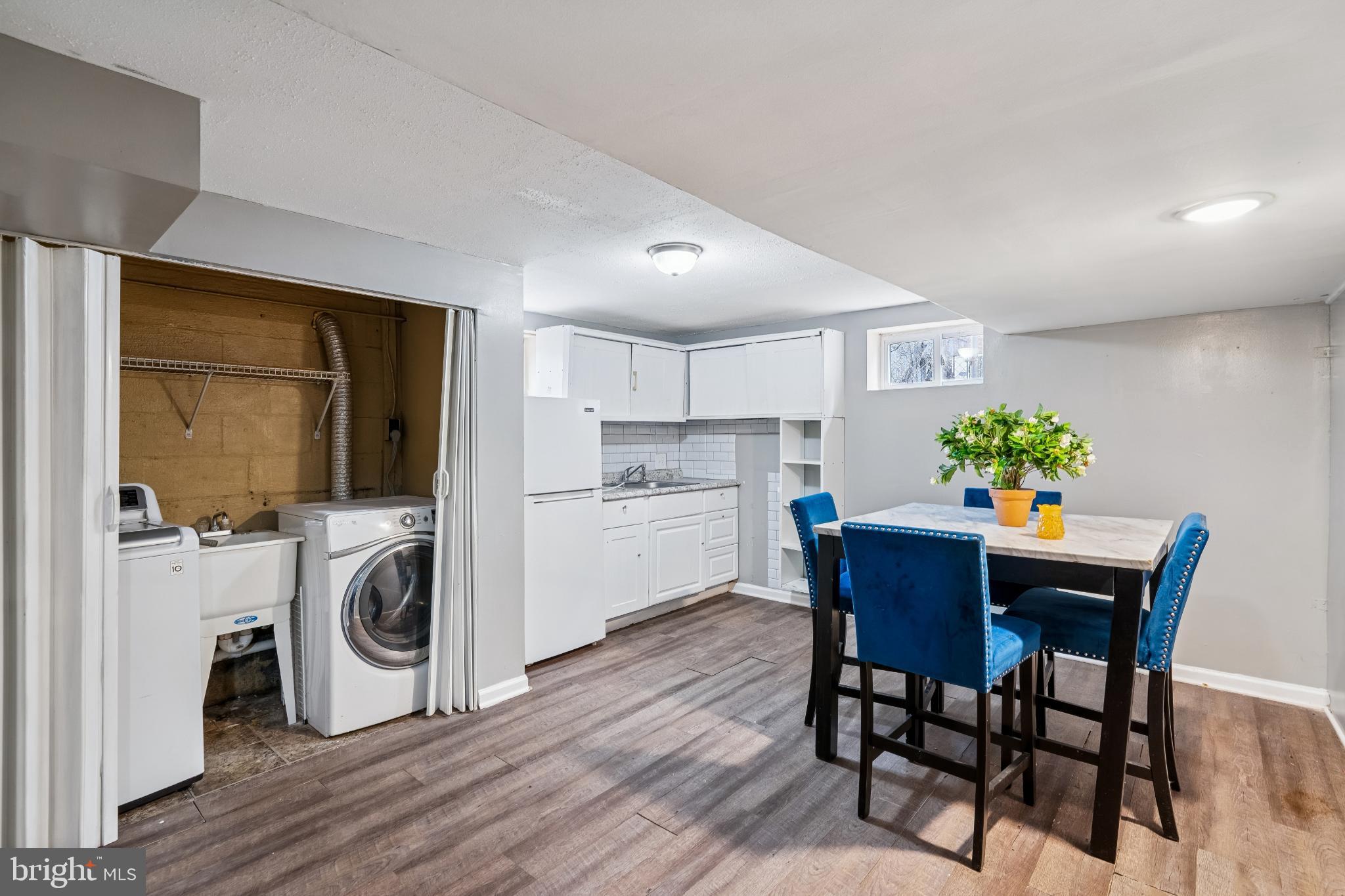 FOREST MANOR - Residential