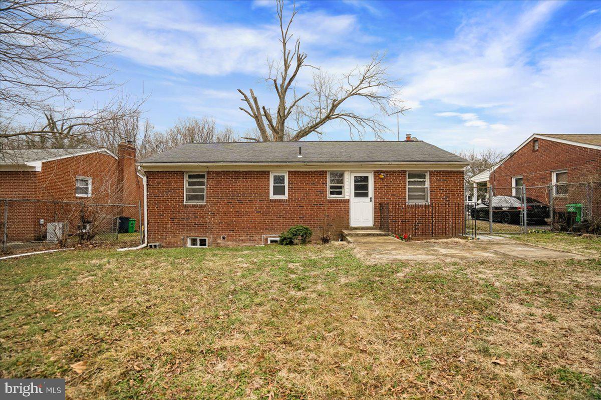 FOREST MANOR - Residential