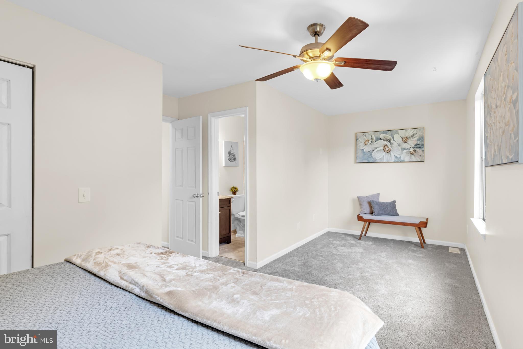 LONDON TOWN WEST - Residential