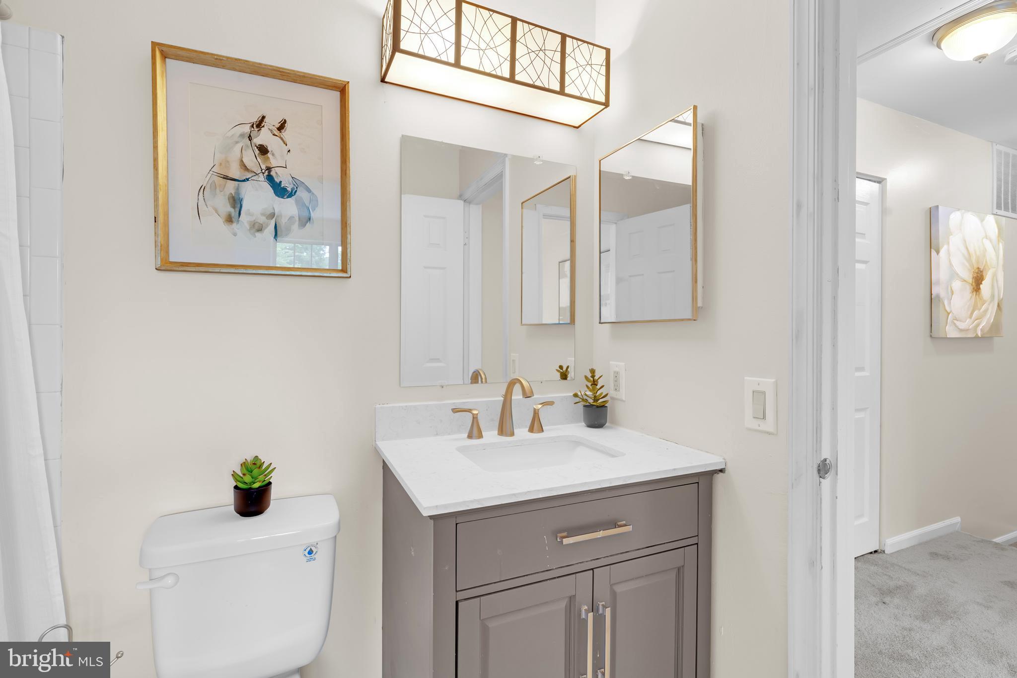 LONDON TOWN WEST - Residential