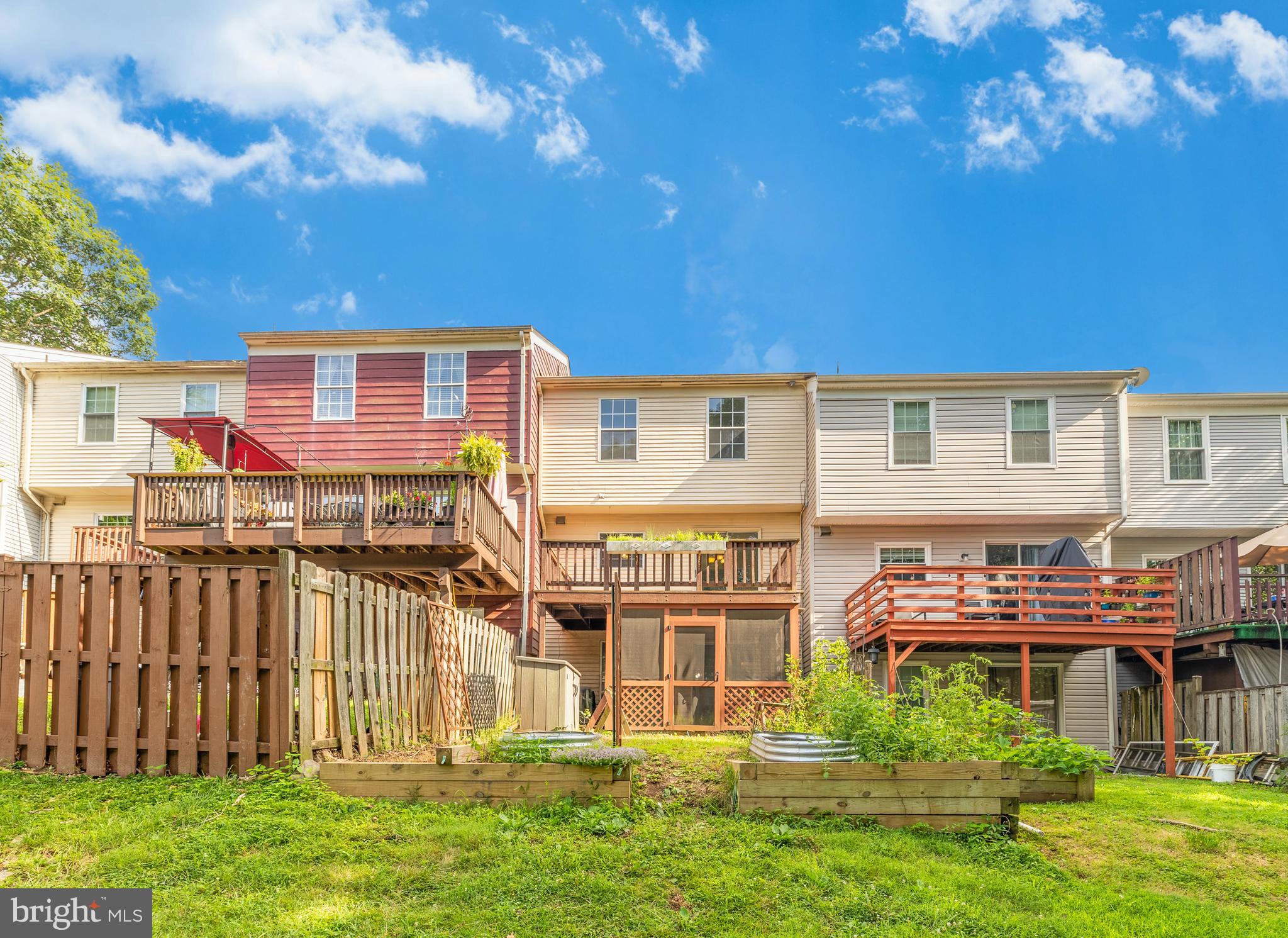 LONDON TOWN WEST - Residential