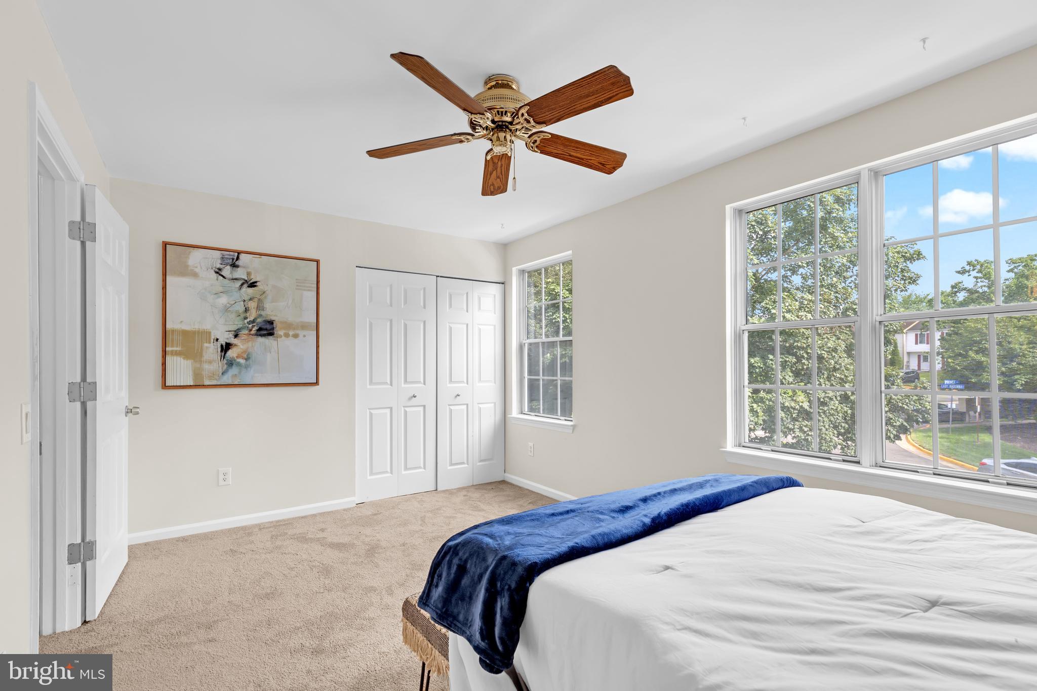 LONDON TOWN WEST - Residential