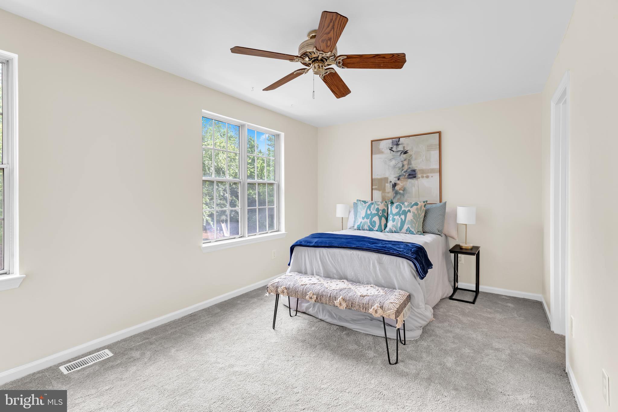 LONDON TOWN WEST - Residential