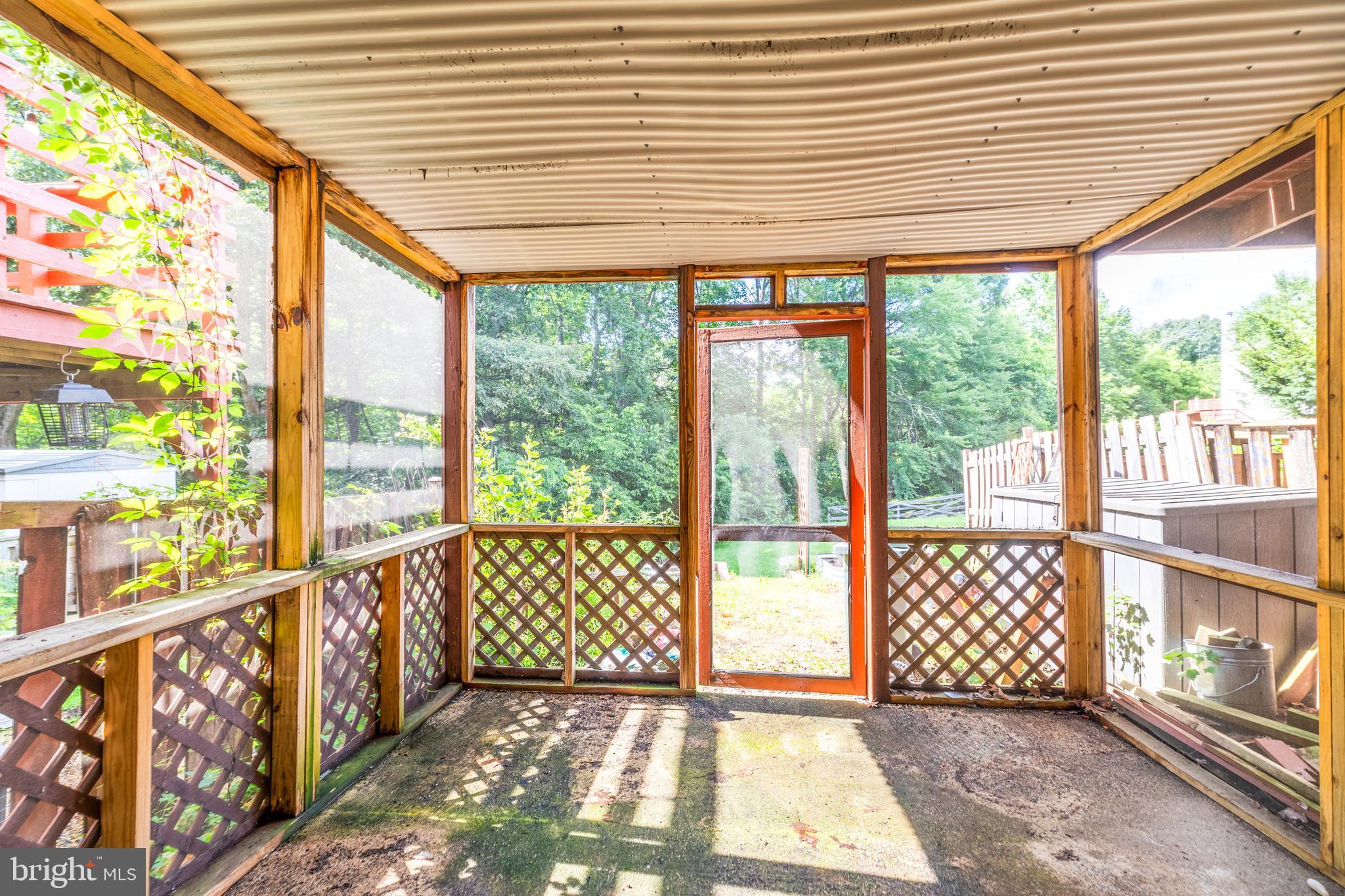 LONDON TOWN WEST - Residential