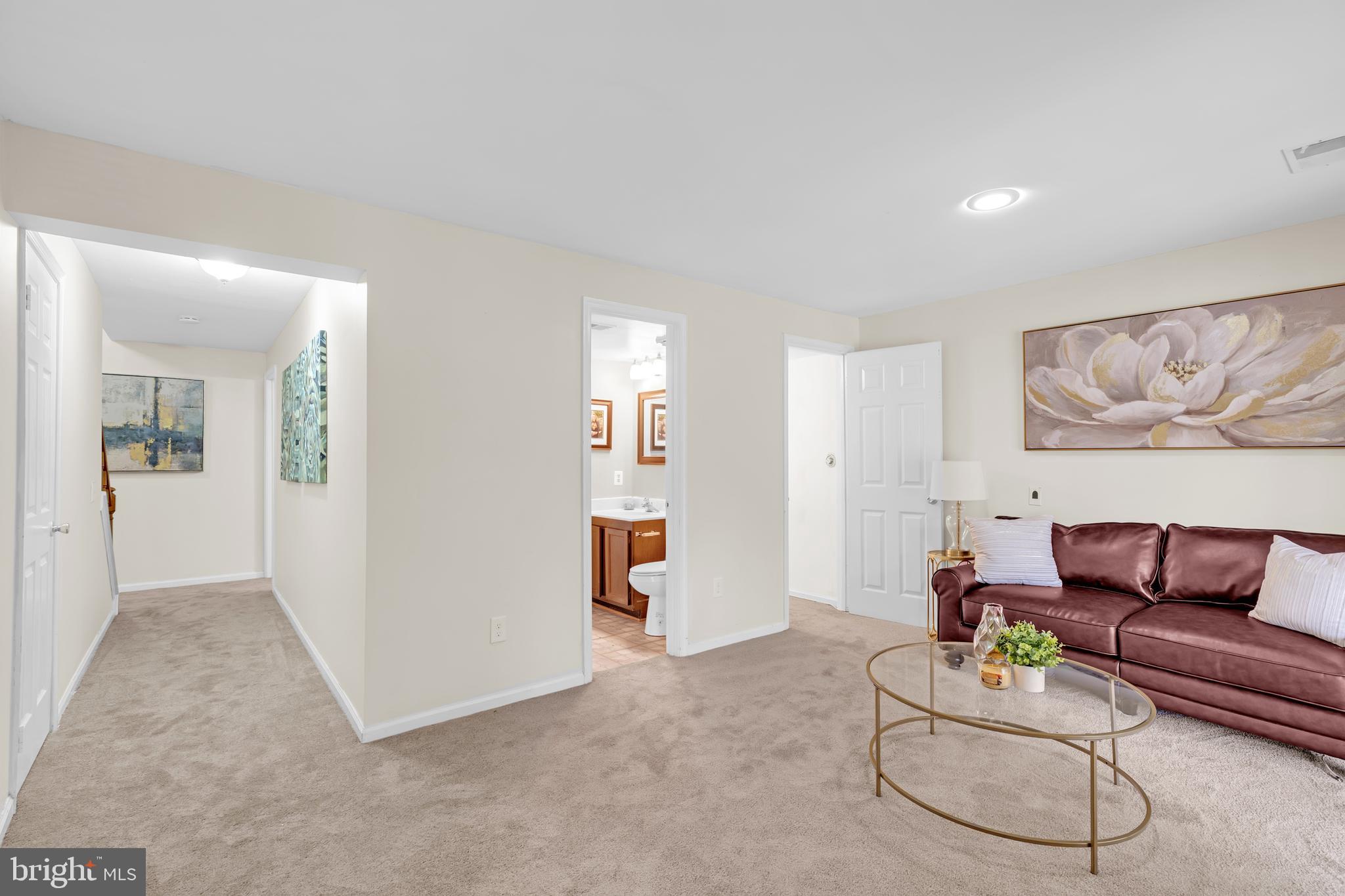 LONDON TOWN WEST - Residential