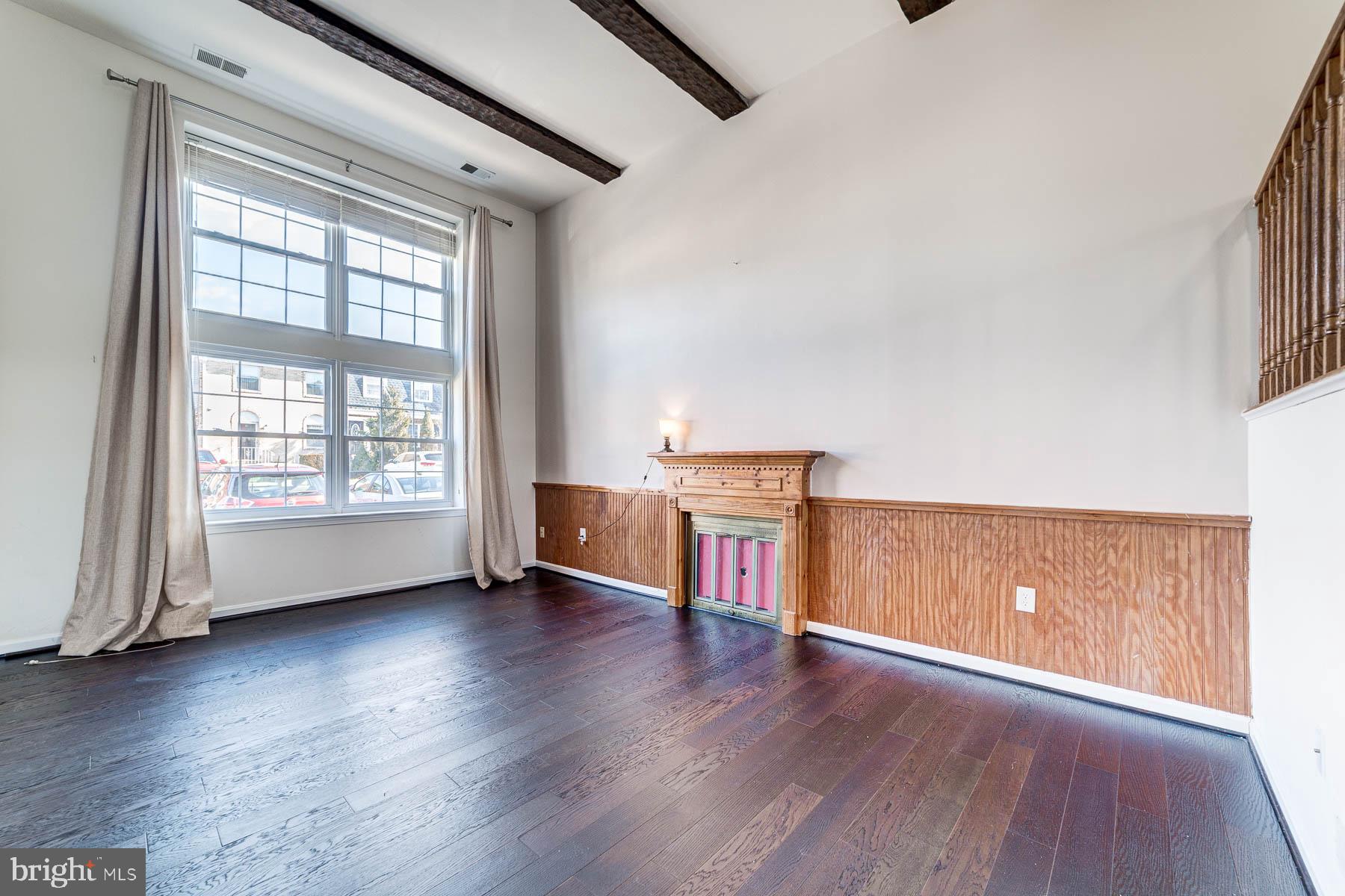 POINT OF WOODS - Residential