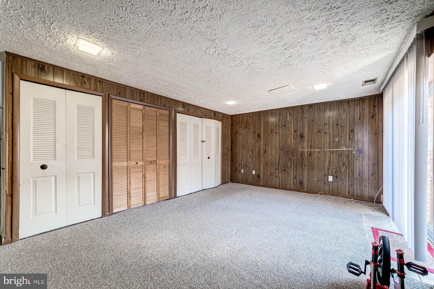 POINT OF WOODS - Residential