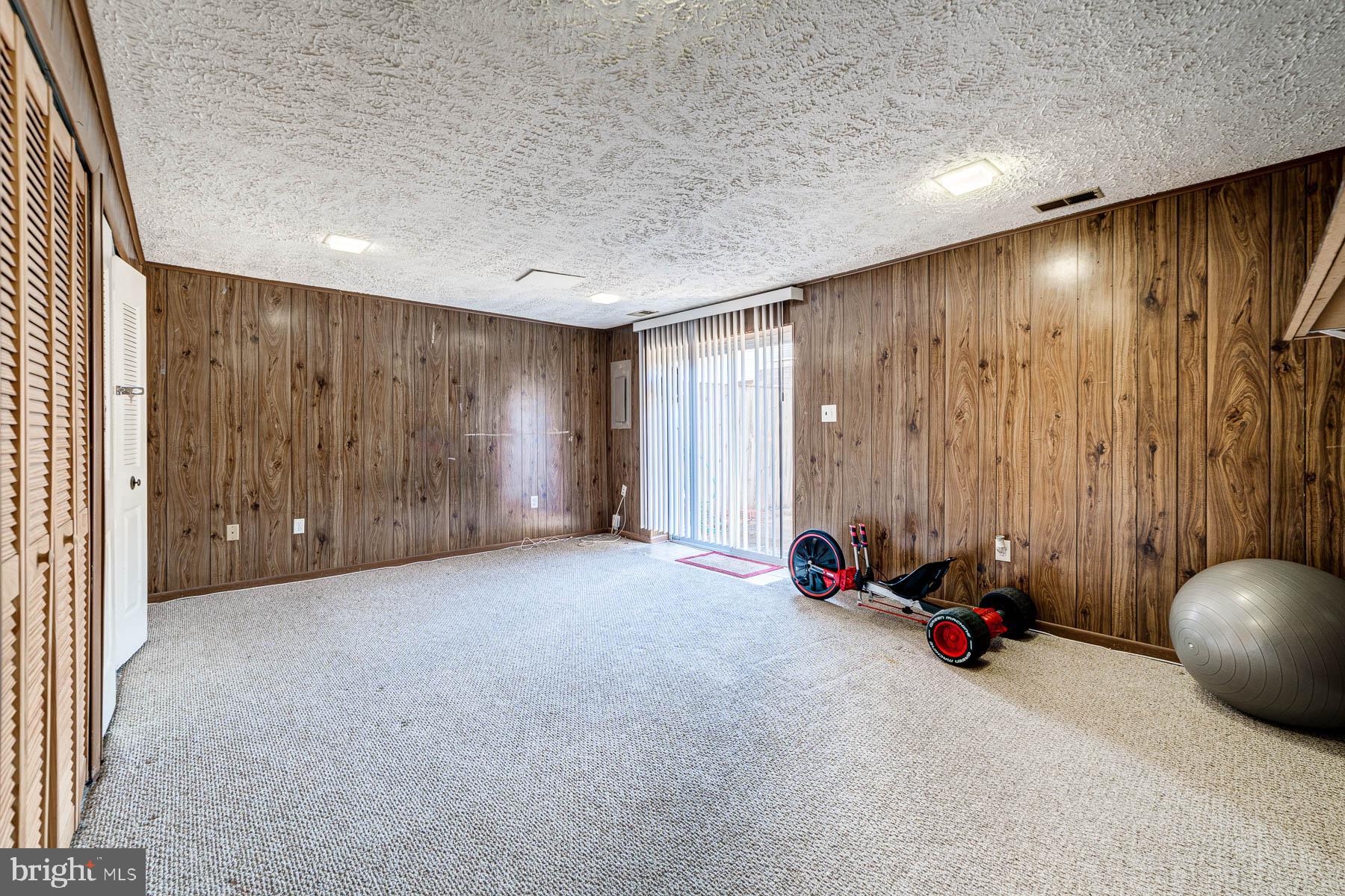 POINT OF WOODS - Residential