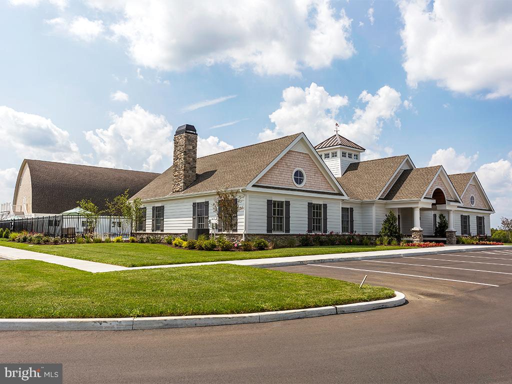 SHOWFIELD - Residential