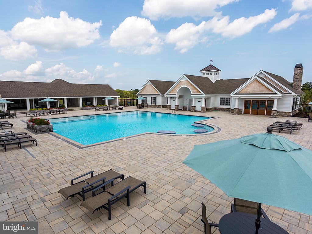 SHOWFIELD - Residential