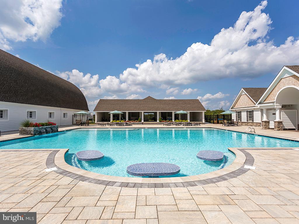 SHOWFIELD - Residential