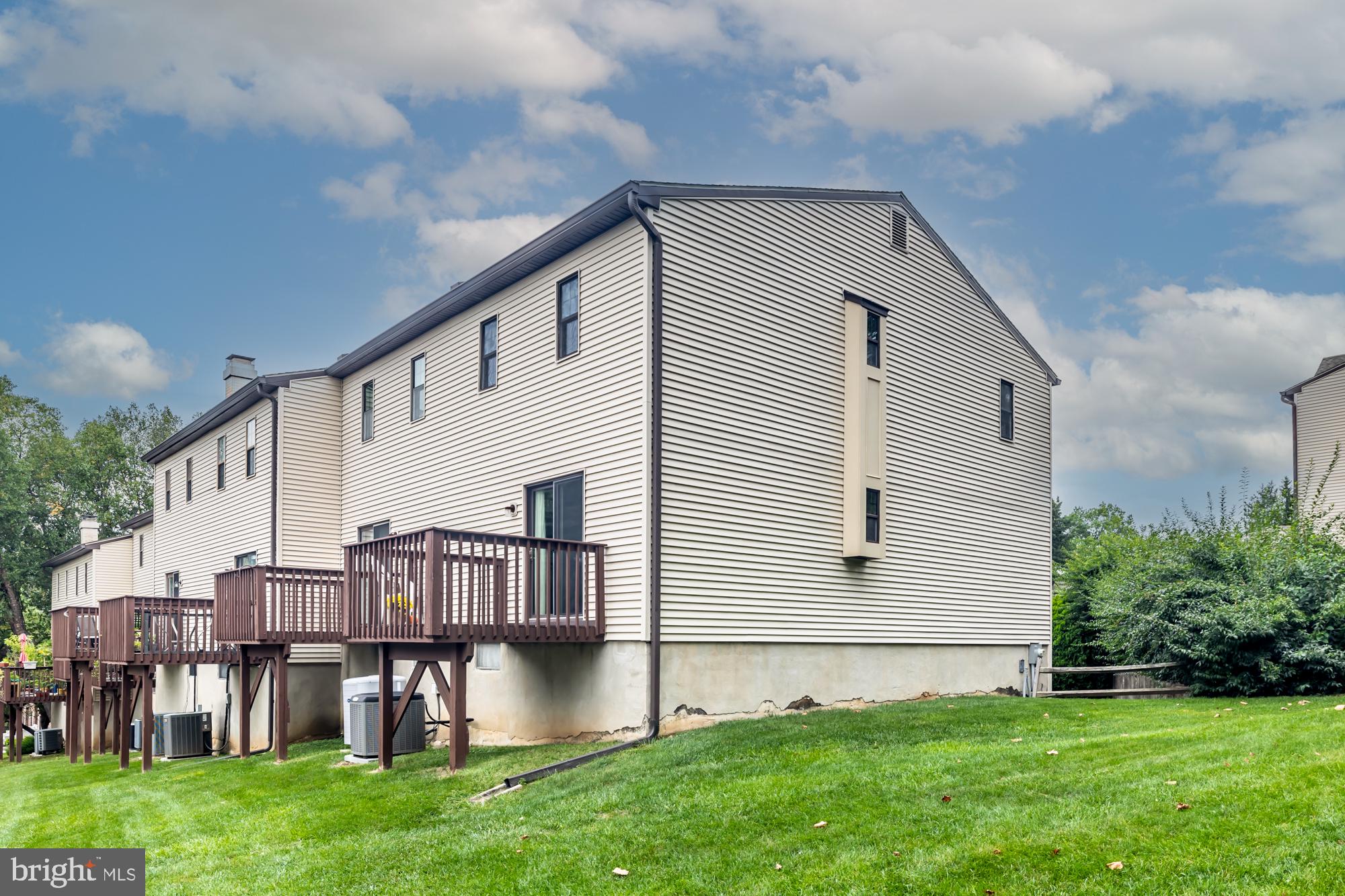 2517 POND VIEW DRIVE 2517