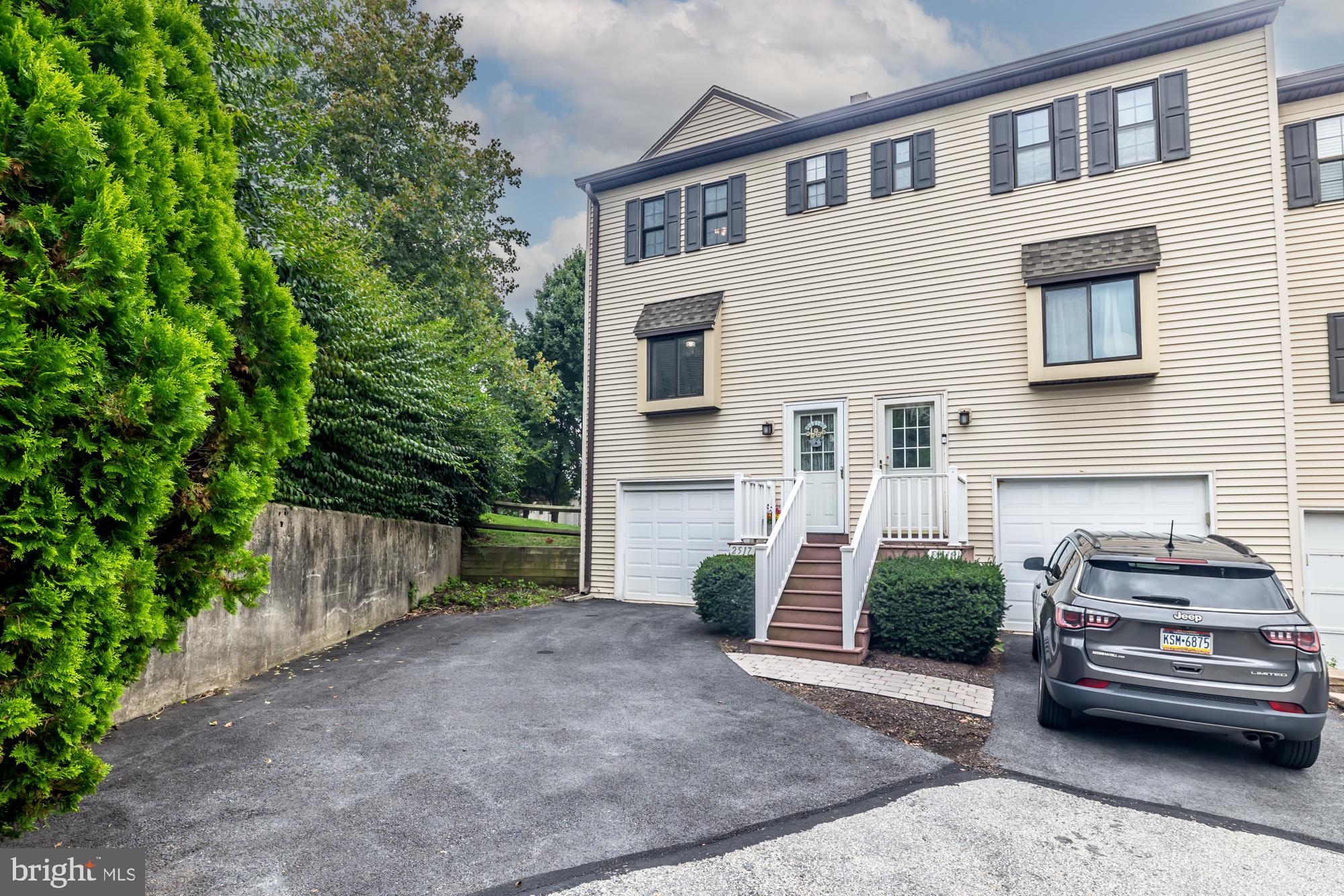 2517 POND VIEW DRIVE 2517