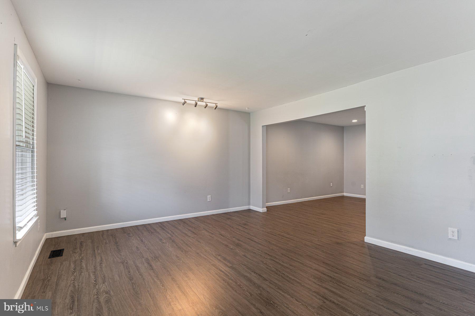 WHITE OAK VILLAGE - Residential