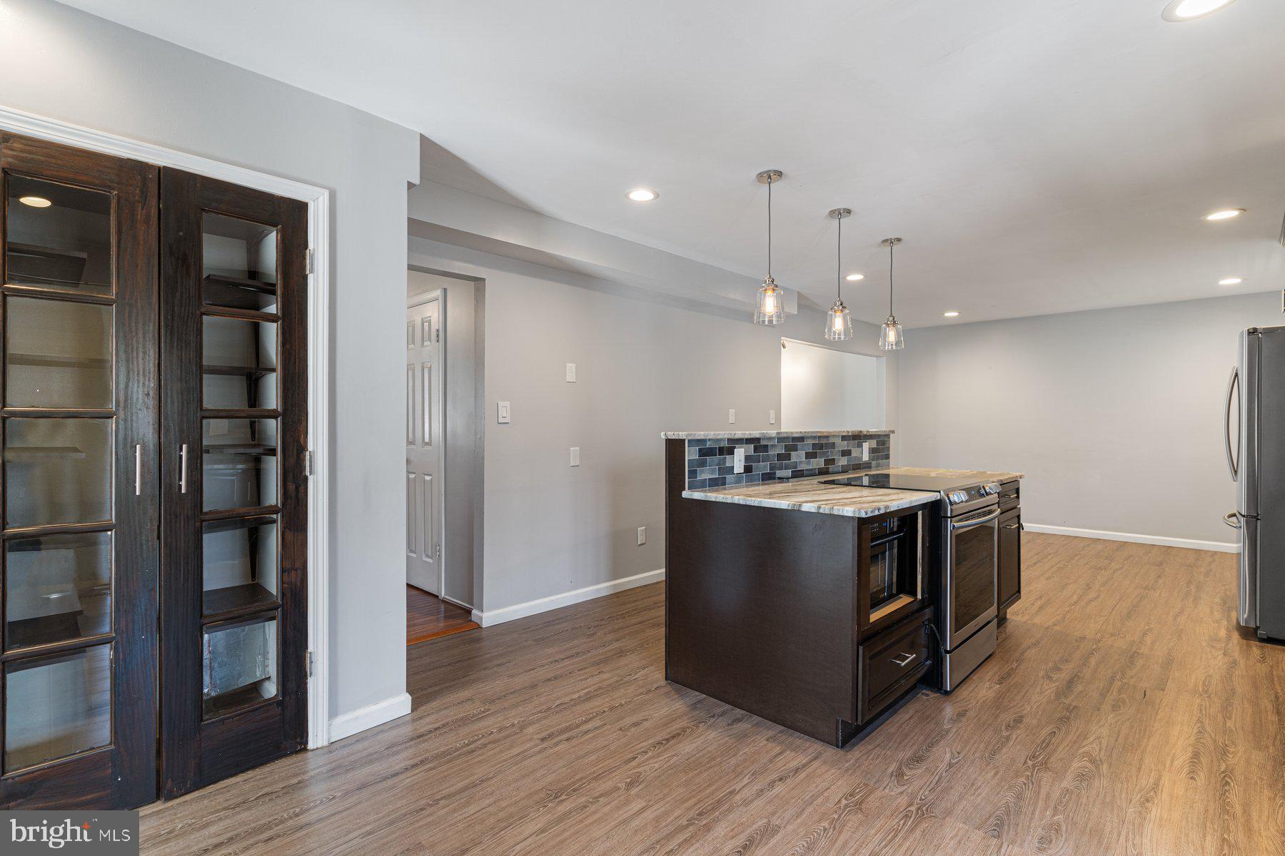 WHITE OAK VILLAGE - Residential