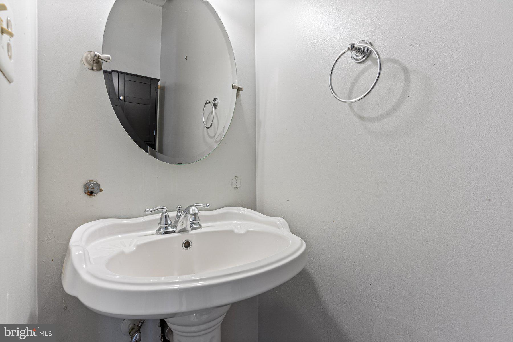 WHITE OAK VILLAGE - Residential