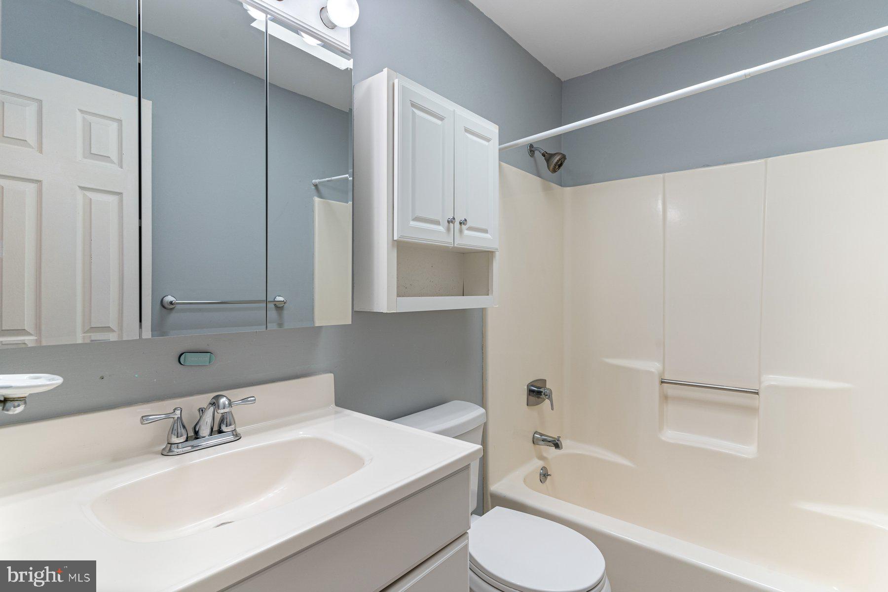 WHITE OAK VILLAGE - Residential