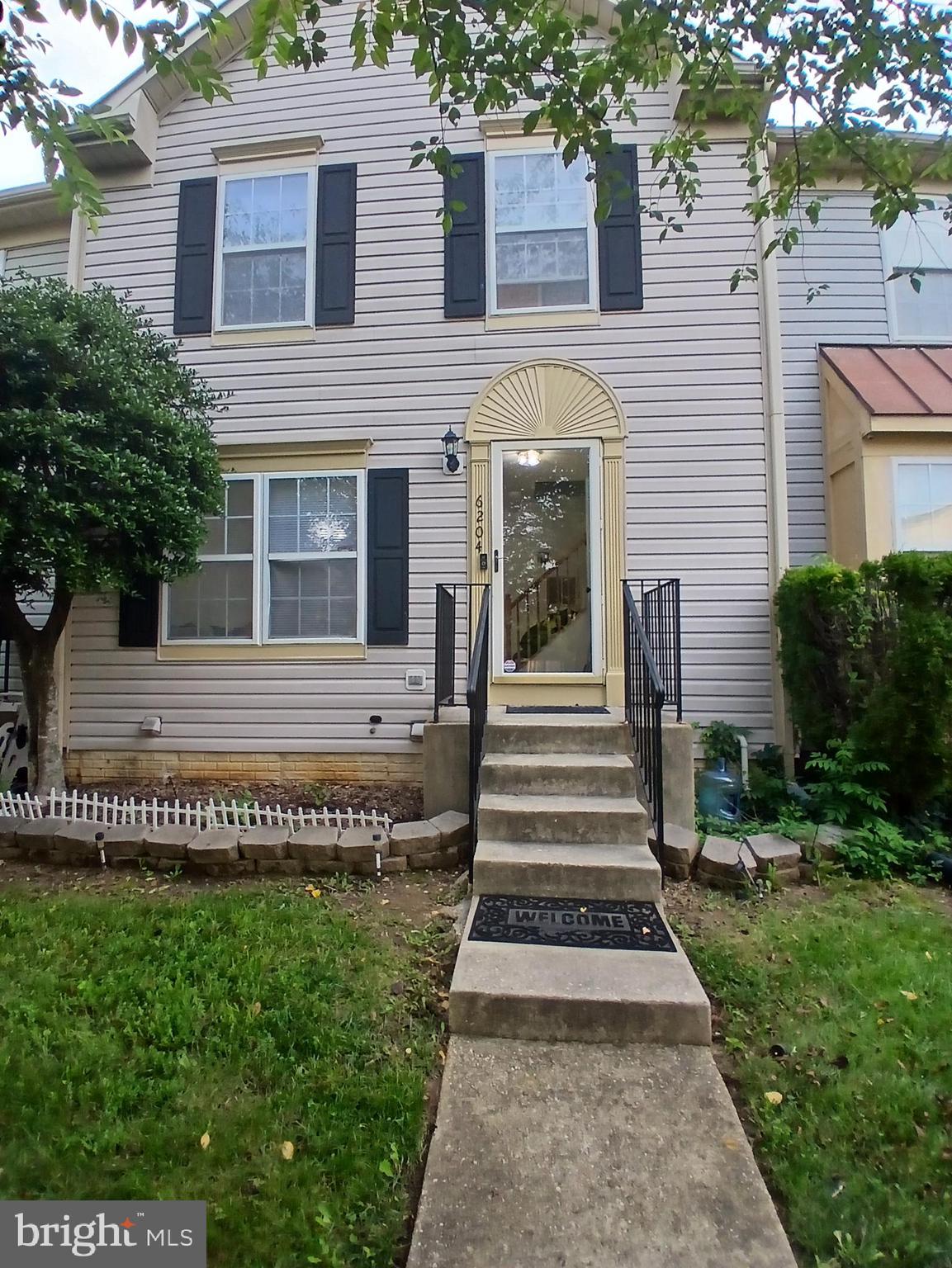 Welcome Home!
Step into this charming 3-bedroom, 2-bath townhome located in the highly sought-after Colony Square community. Flooded with natural light, the main level flows seamlessly onto a finished deck and a fully fenced backyard—perfect for relaxing or entertaining.
The spacious basement offers endless possibilities, whether you need extra storage, a recreation space, or something uniquely yours.
Conveniently situated near I-495, Suitland Parkway, and Pennsylvania Avenue, with quick access to Washington, D.C., this home combines comfort, functionality, and location.
Don't miss out on this great opportunity—schedule your tour today!