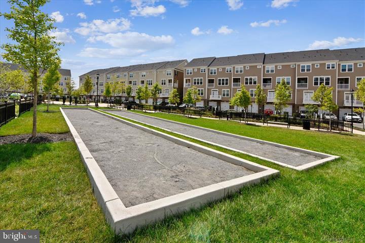 DISCOVERY SQUARE - Residential