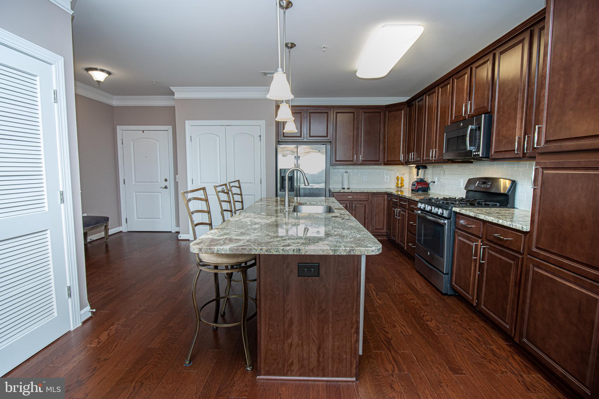 DISCOVERY SQUARE - Residential