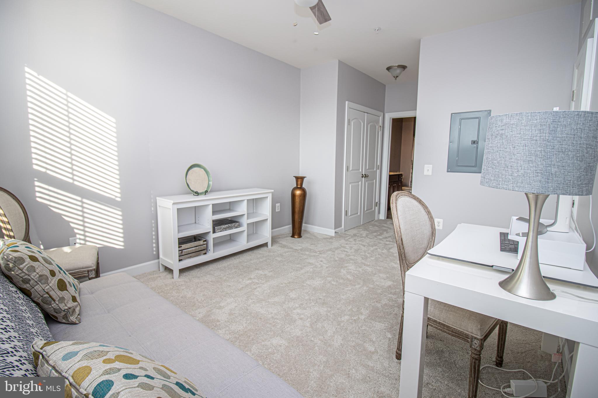 DISCOVERY SQUARE - Residential