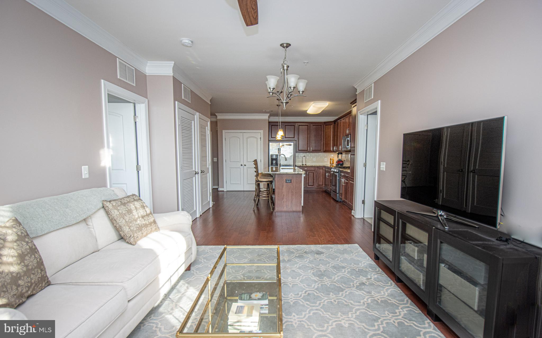 DISCOVERY SQUARE - Residential