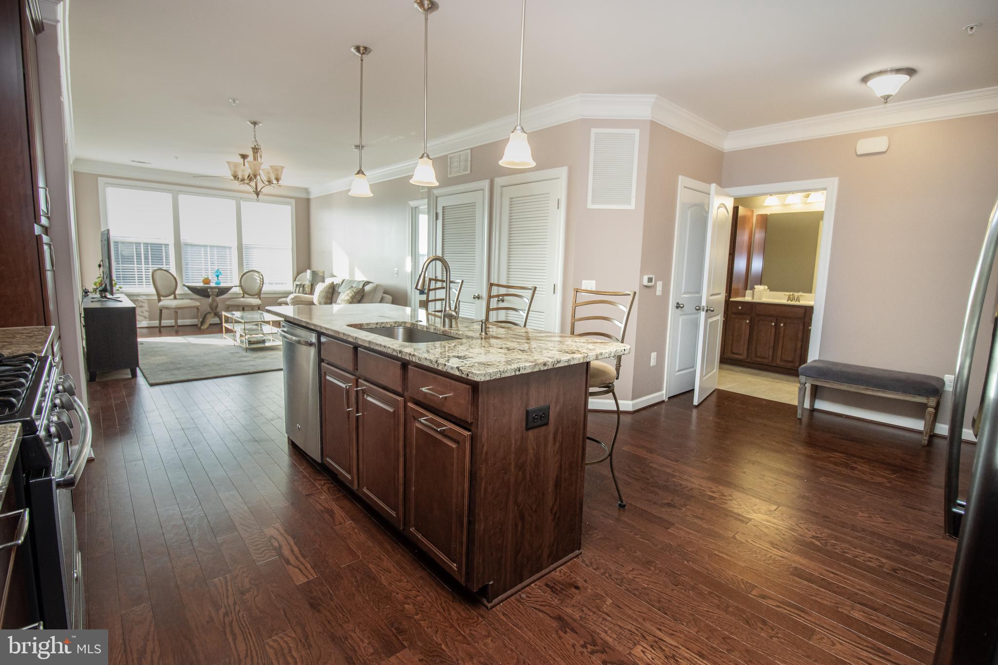 DISCOVERY SQUARE - Residential