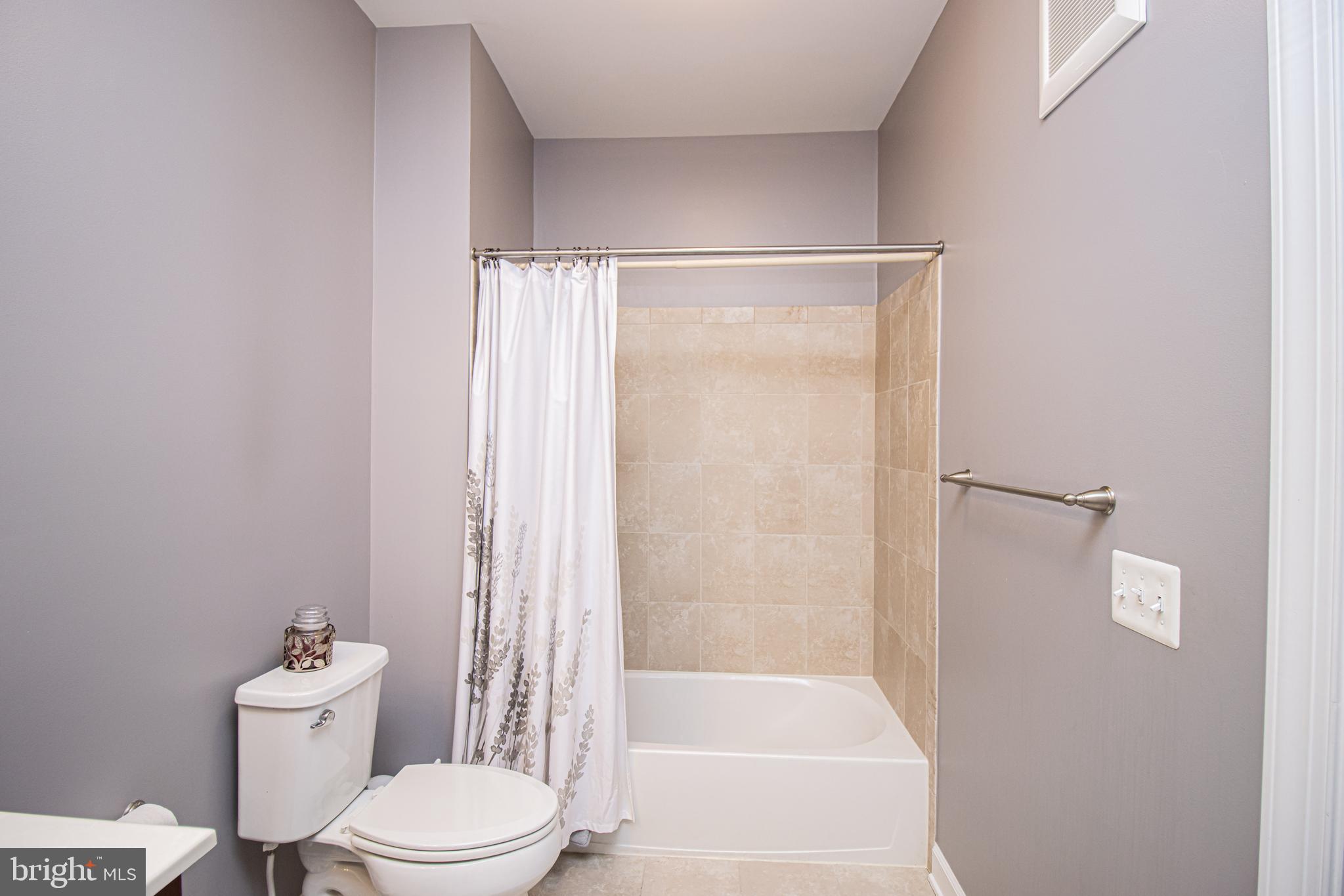 DISCOVERY SQUARE - Residential