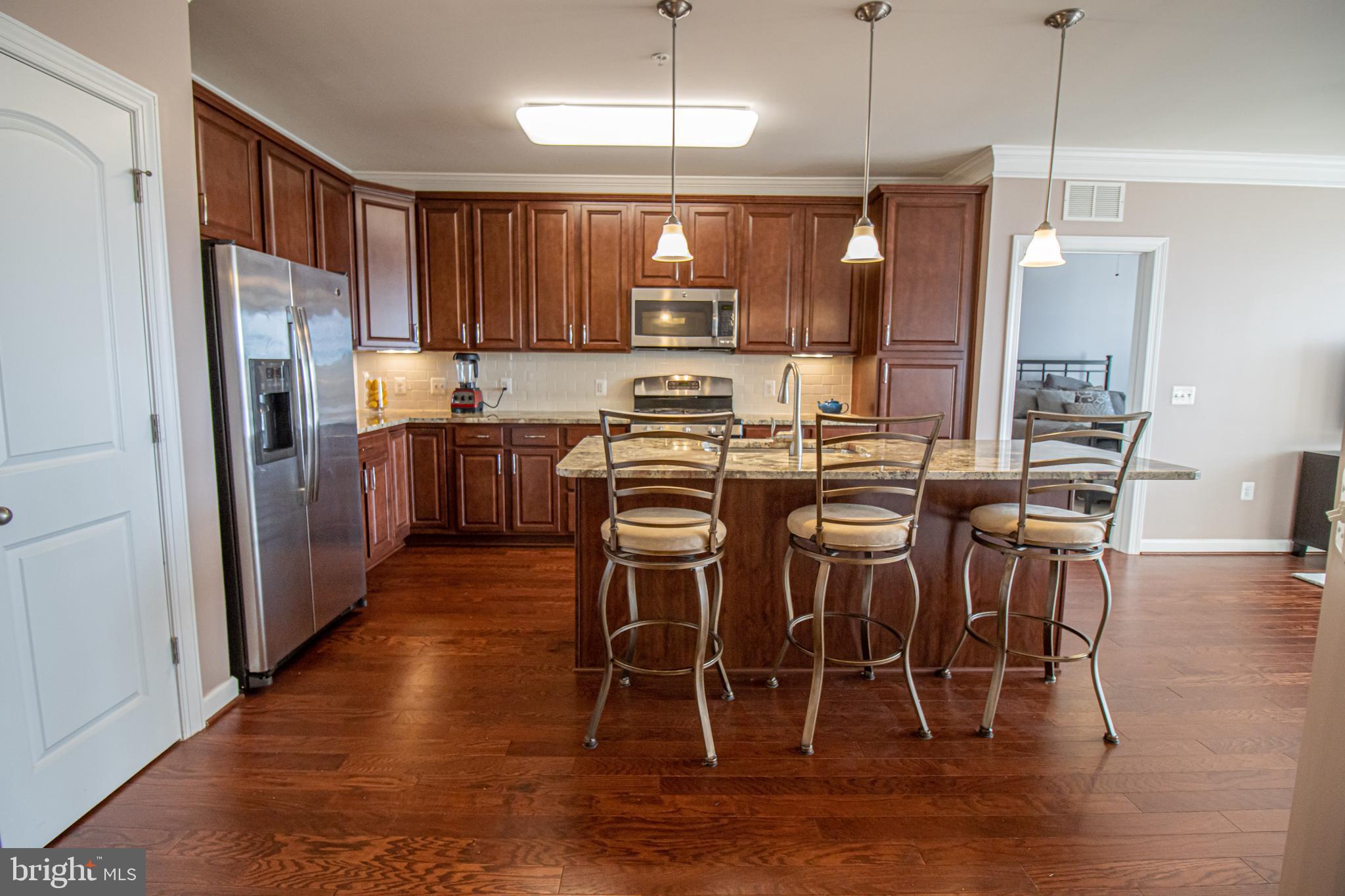 DISCOVERY SQUARE - Residential