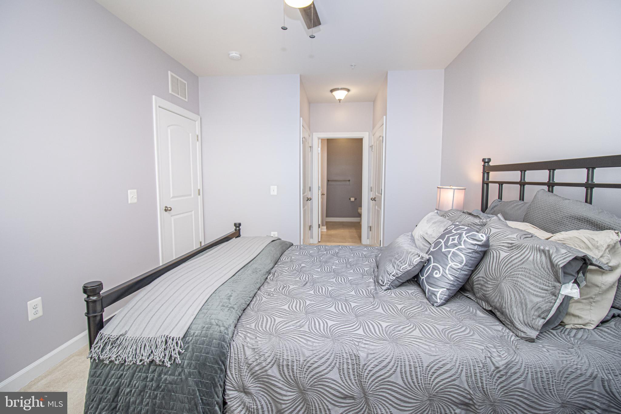 DISCOVERY SQUARE - Residential