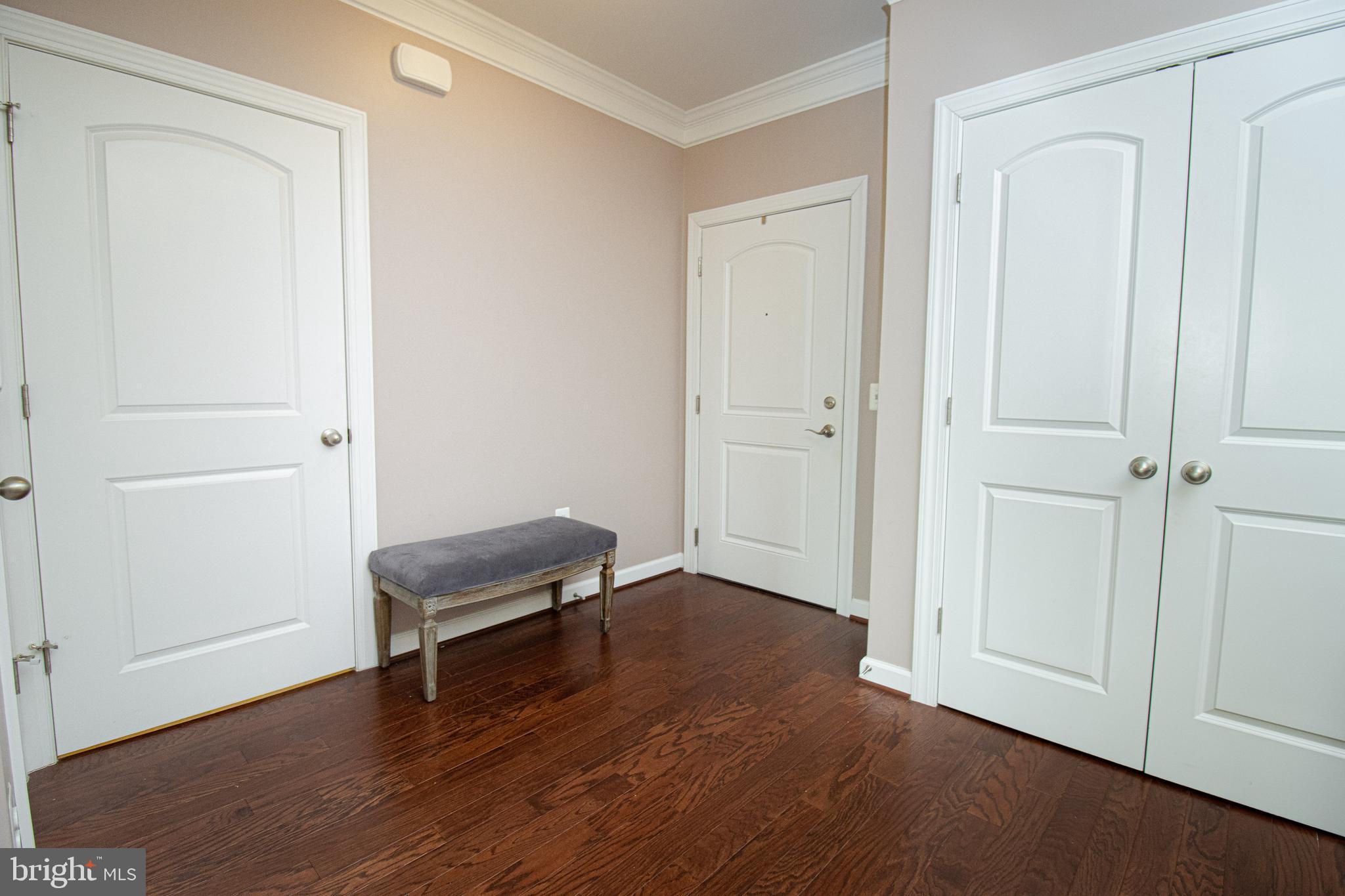 DISCOVERY SQUARE - Residential