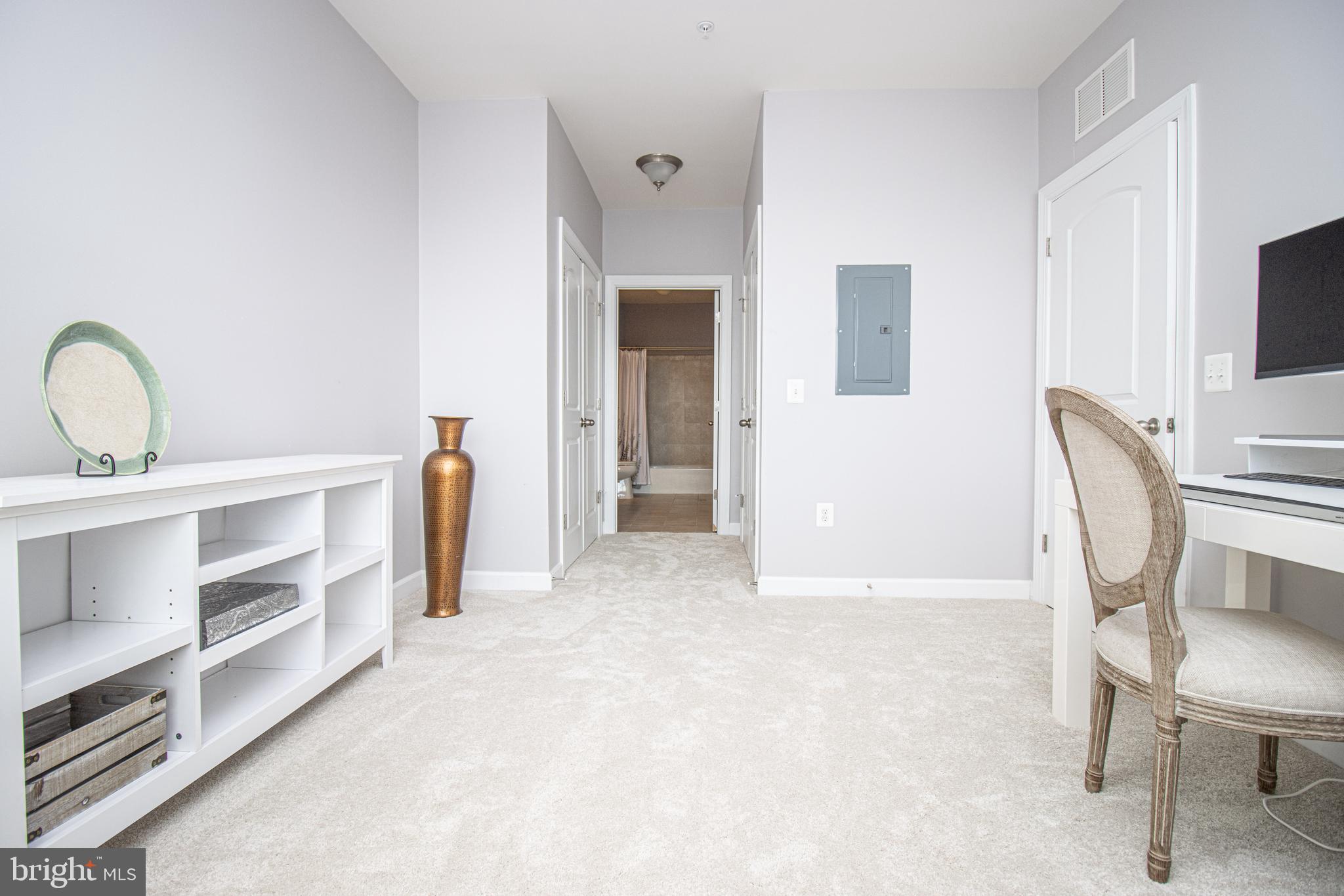 DISCOVERY SQUARE - Residential