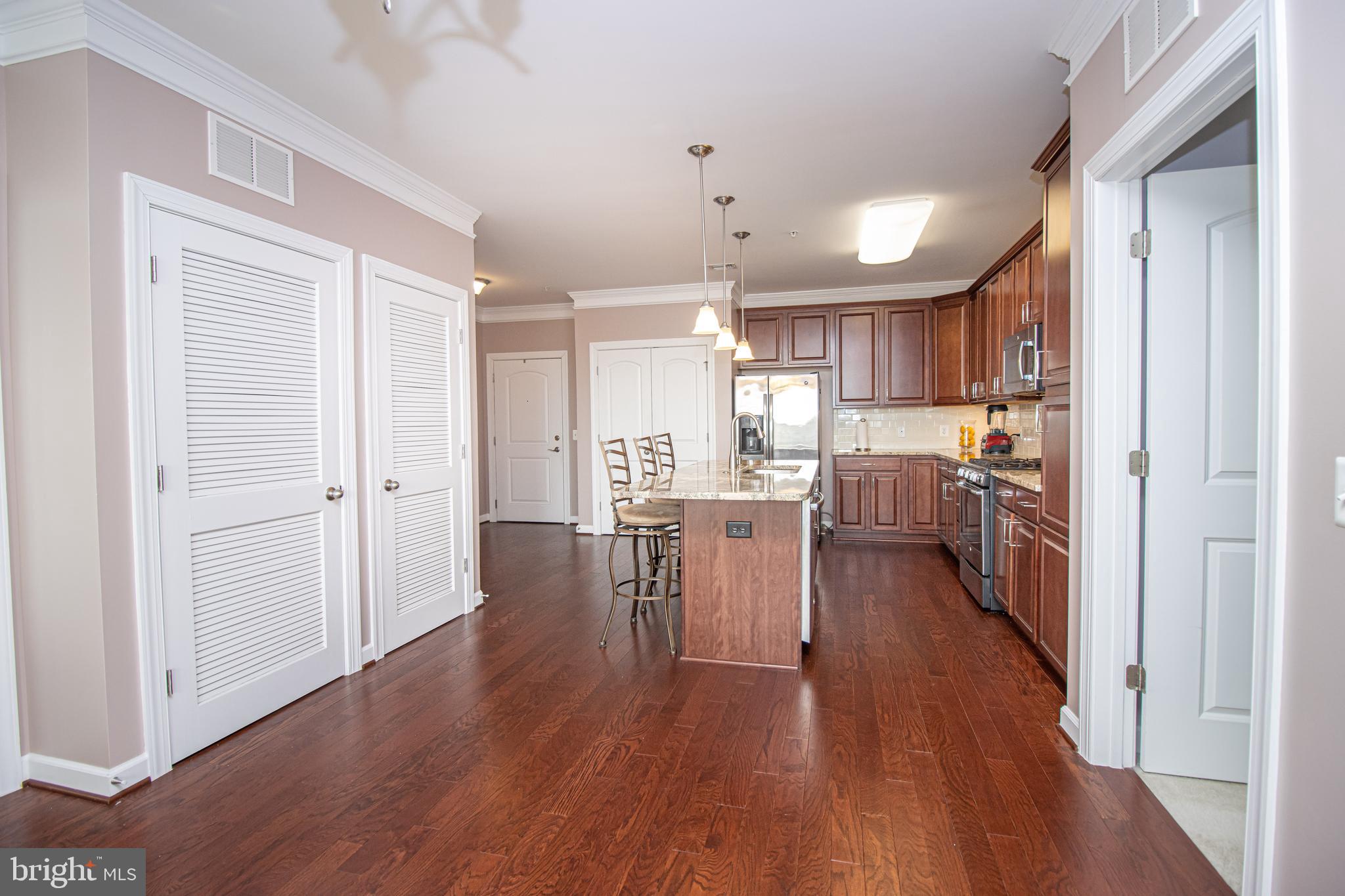 DISCOVERY SQUARE - Residential