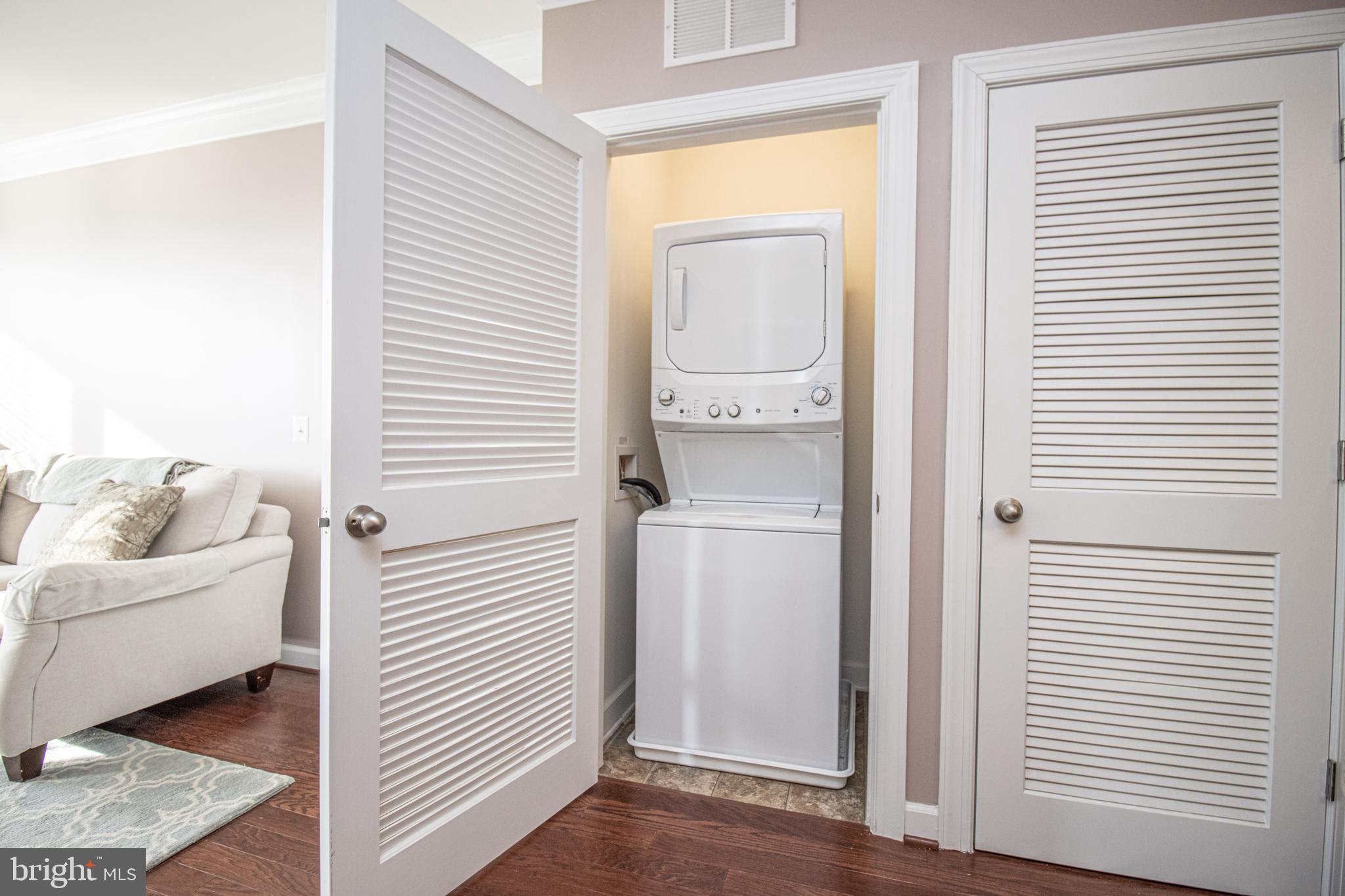 DISCOVERY SQUARE - Residential