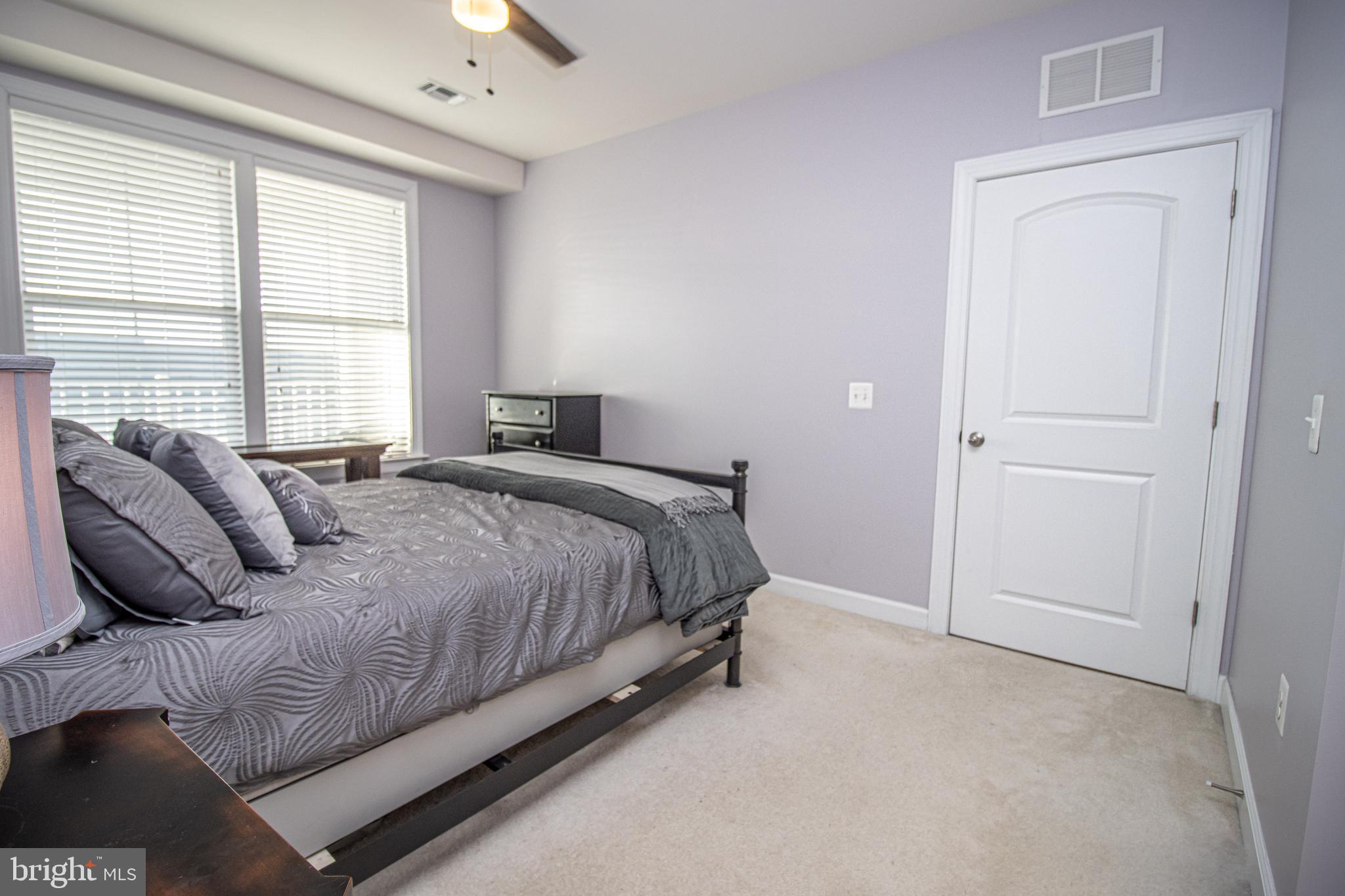 DISCOVERY SQUARE - Residential