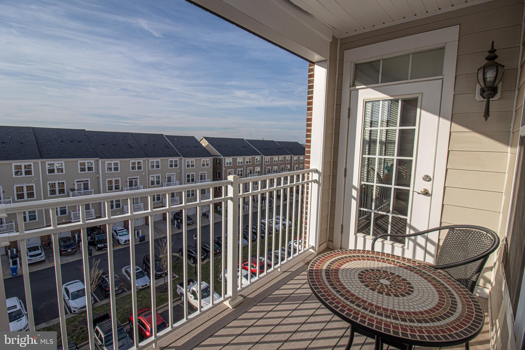 DISCOVERY SQUARE - Residential