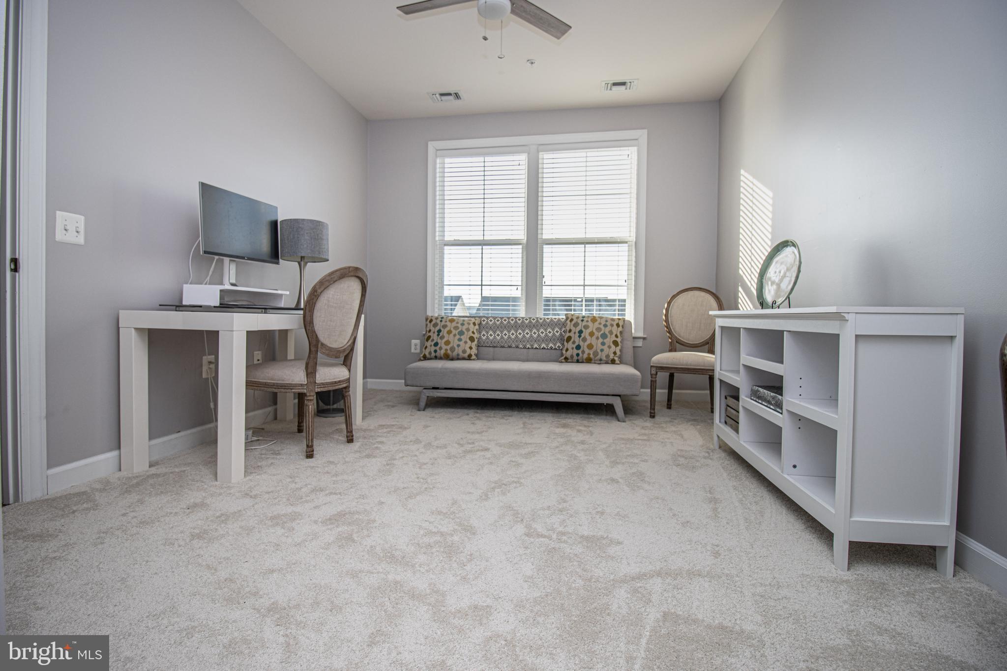 DISCOVERY SQUARE - Residential