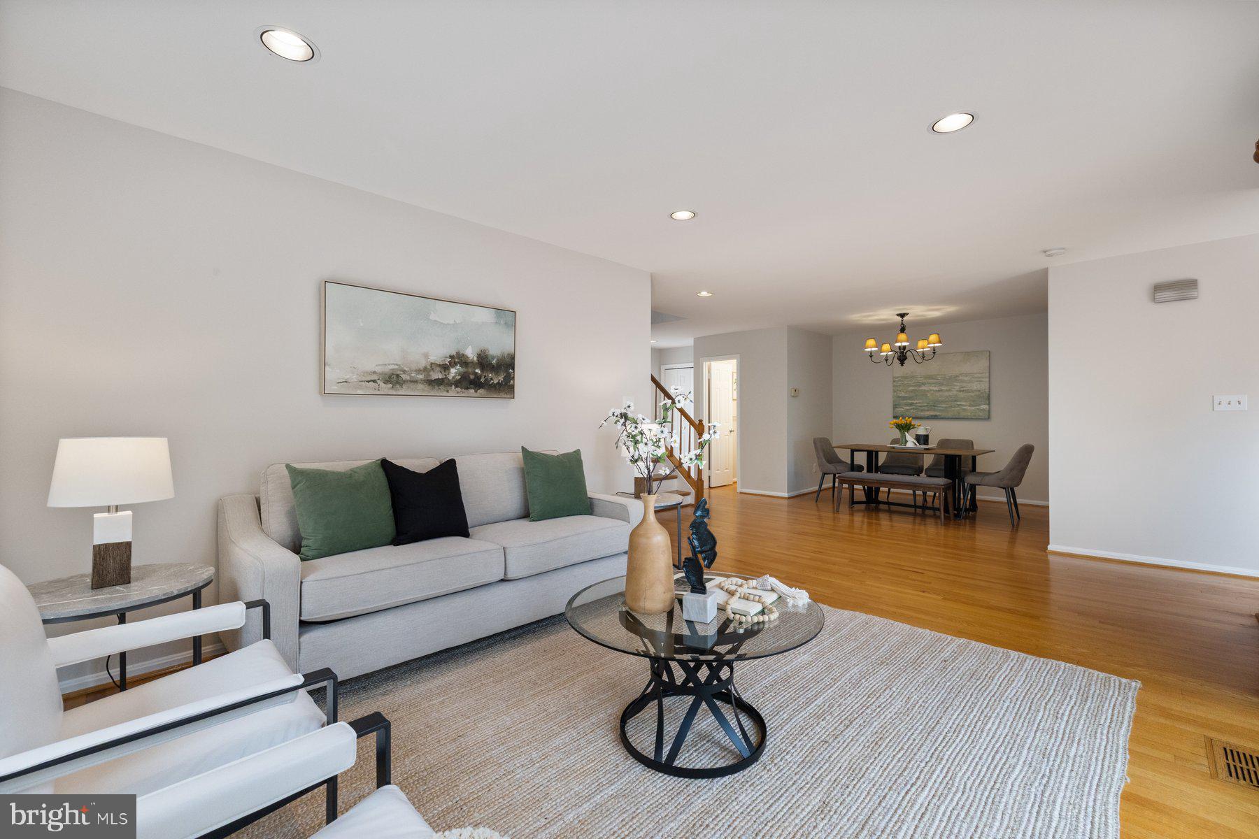 MEADOWGATE - Residential