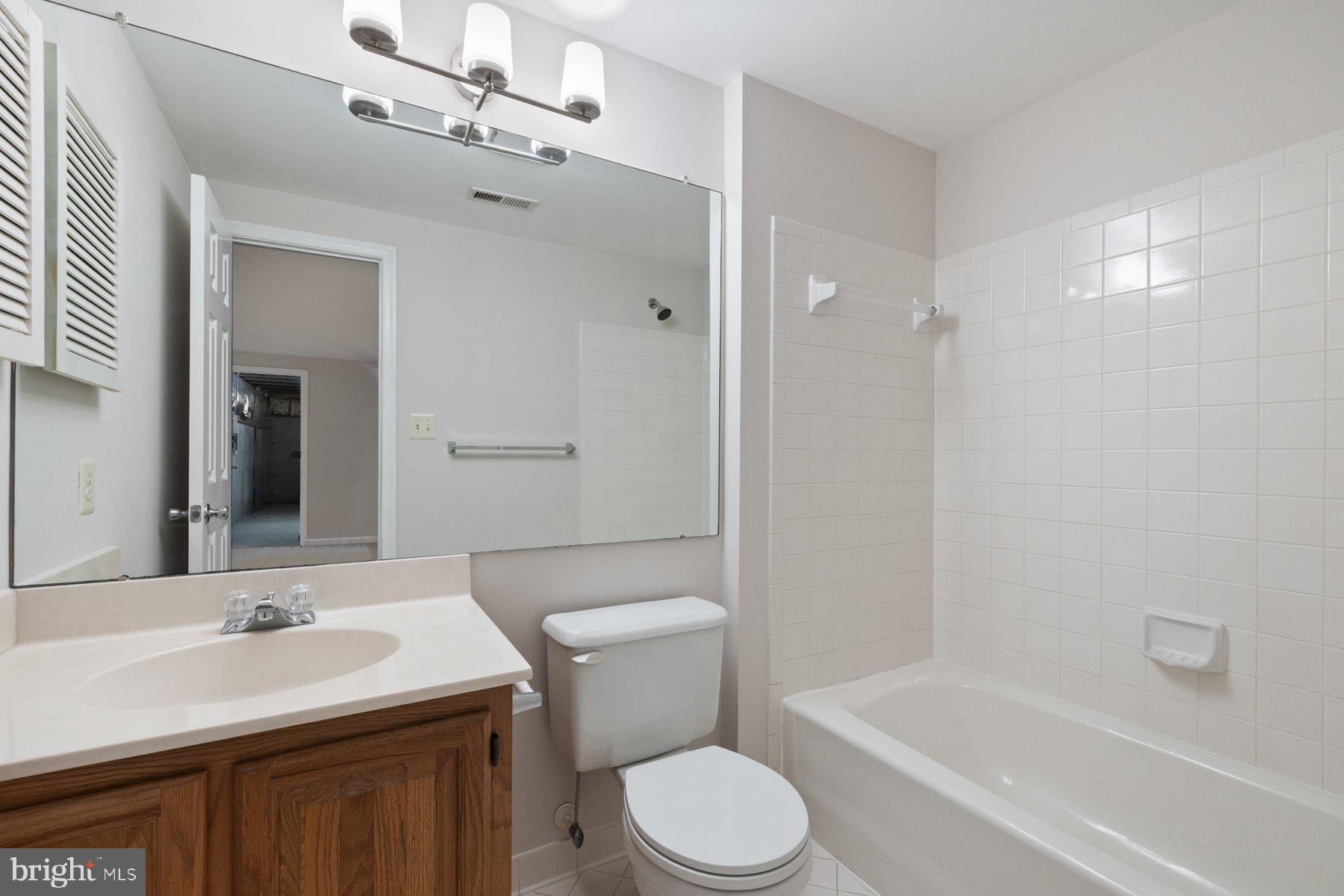 MEADOWGATE - Residential