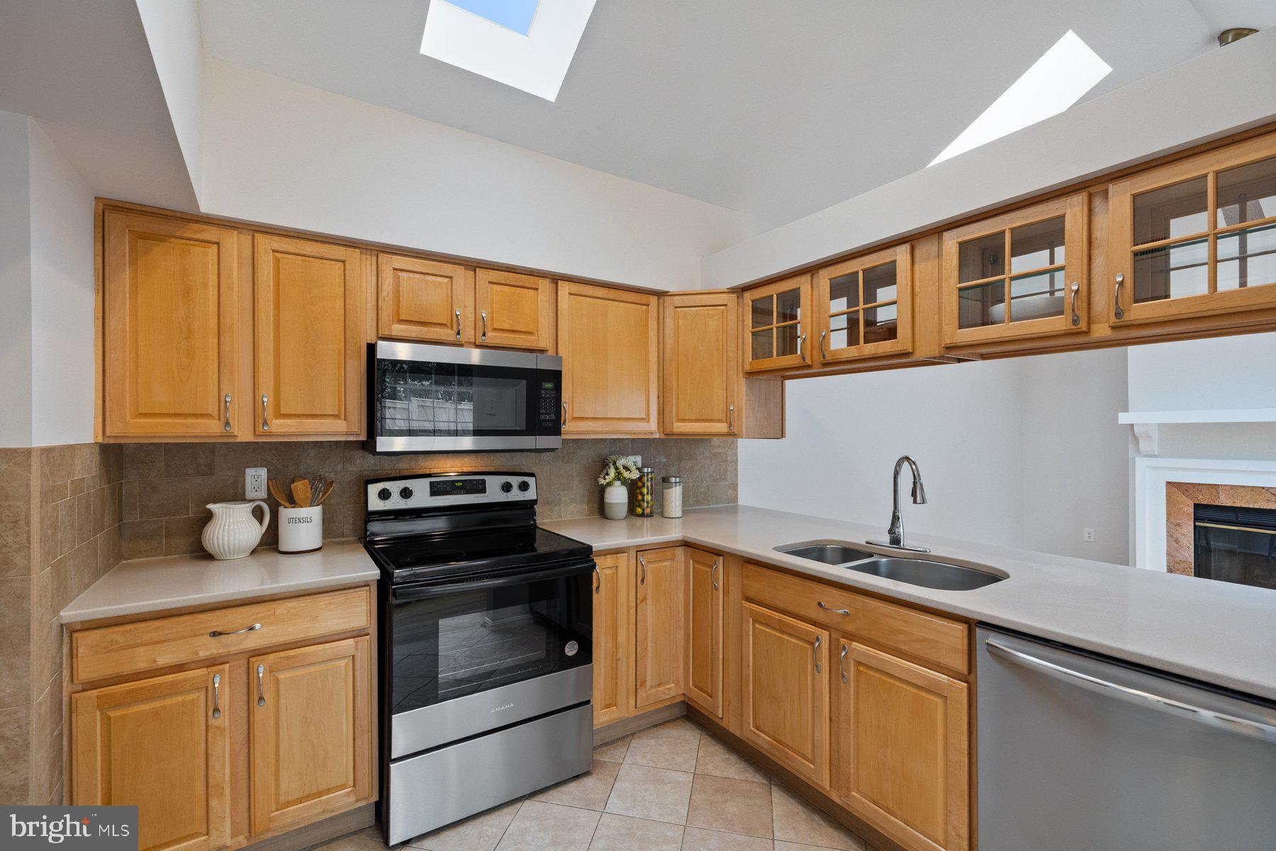 MEADOWGATE - Residential