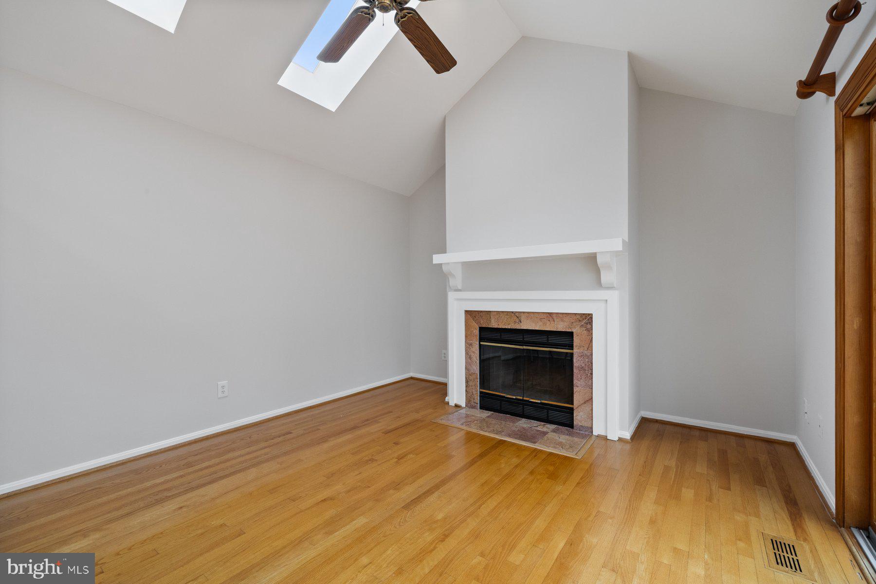 MEADOWGATE - Residential