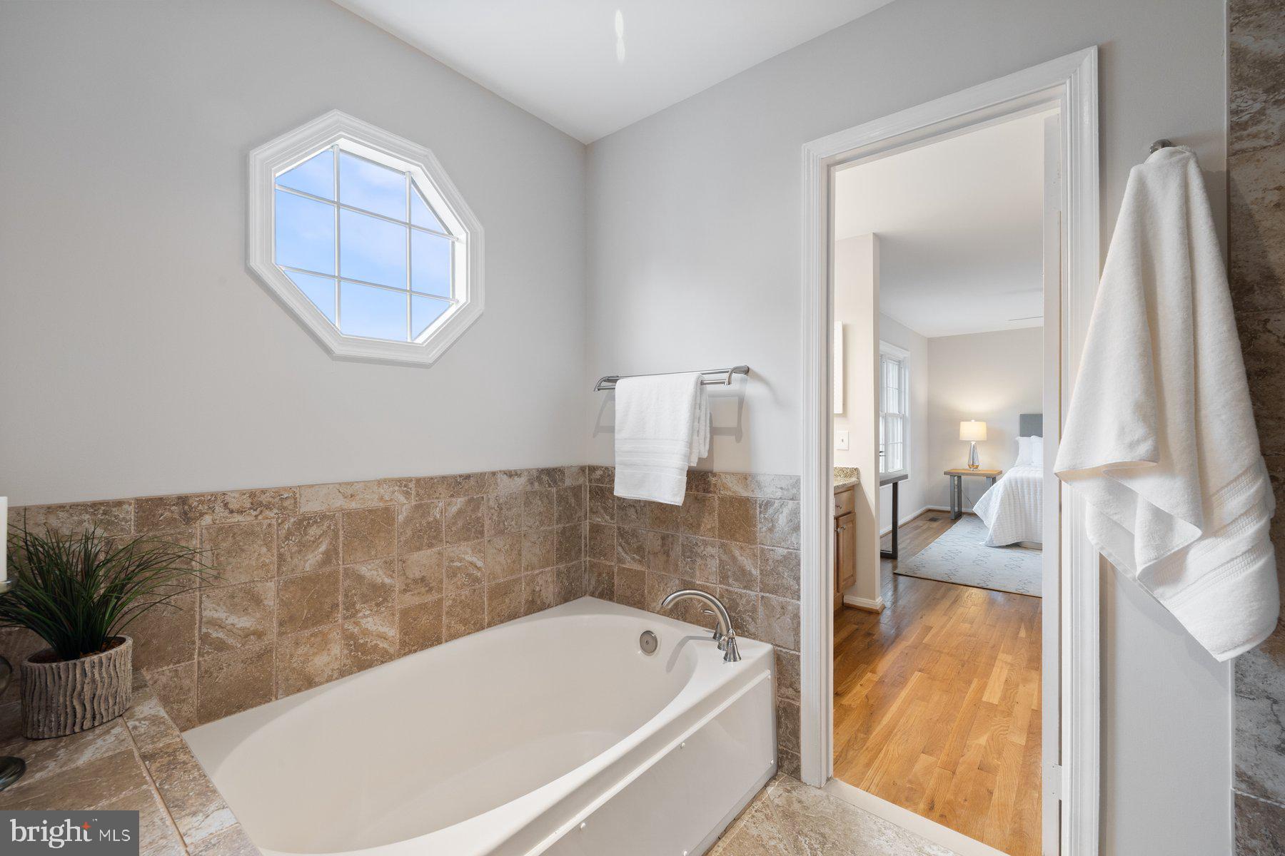 MEADOWGATE - Residential