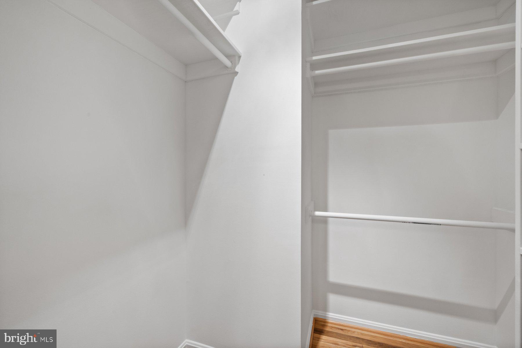 MEADOWGATE - Residential