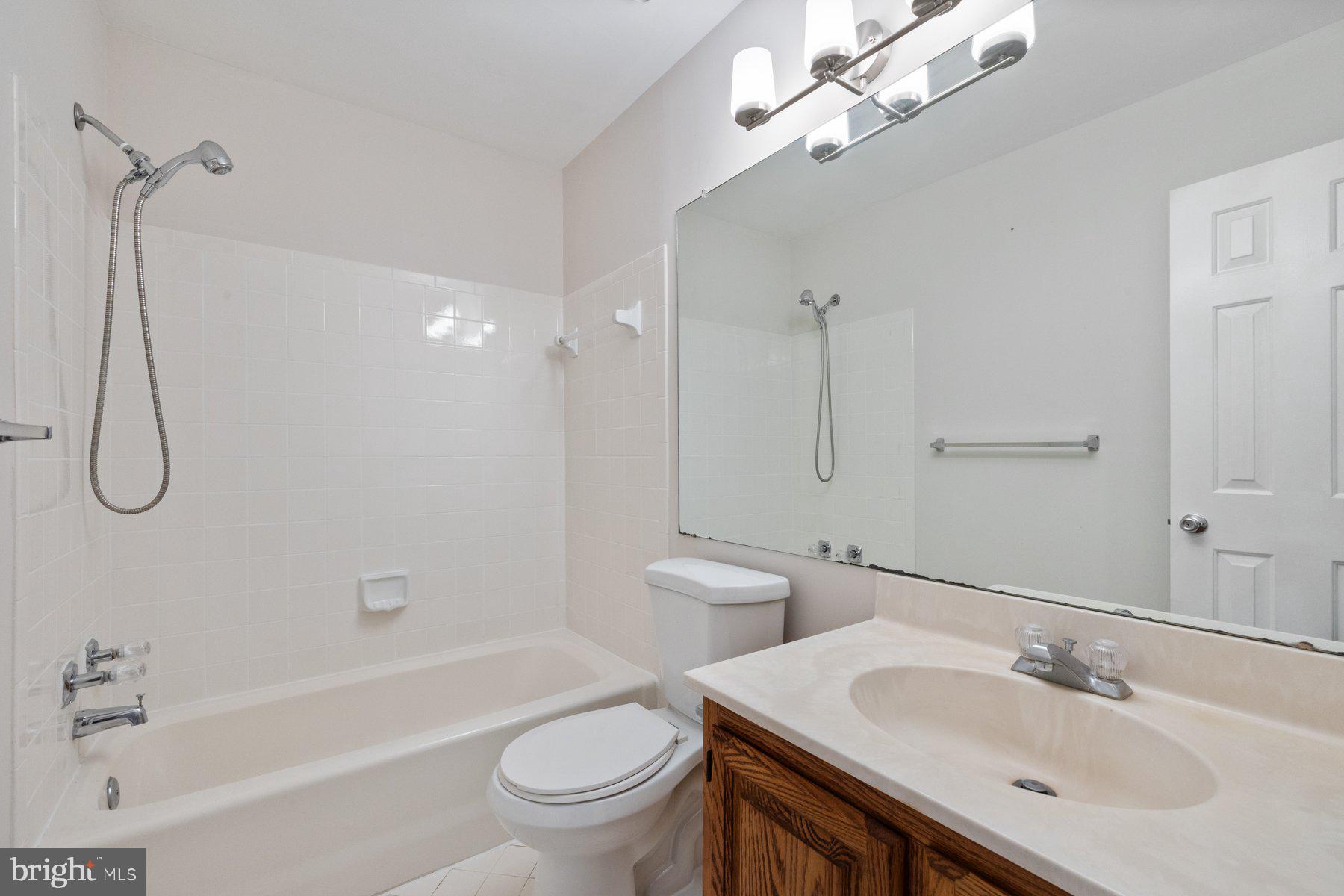 MEADOWGATE - Residential