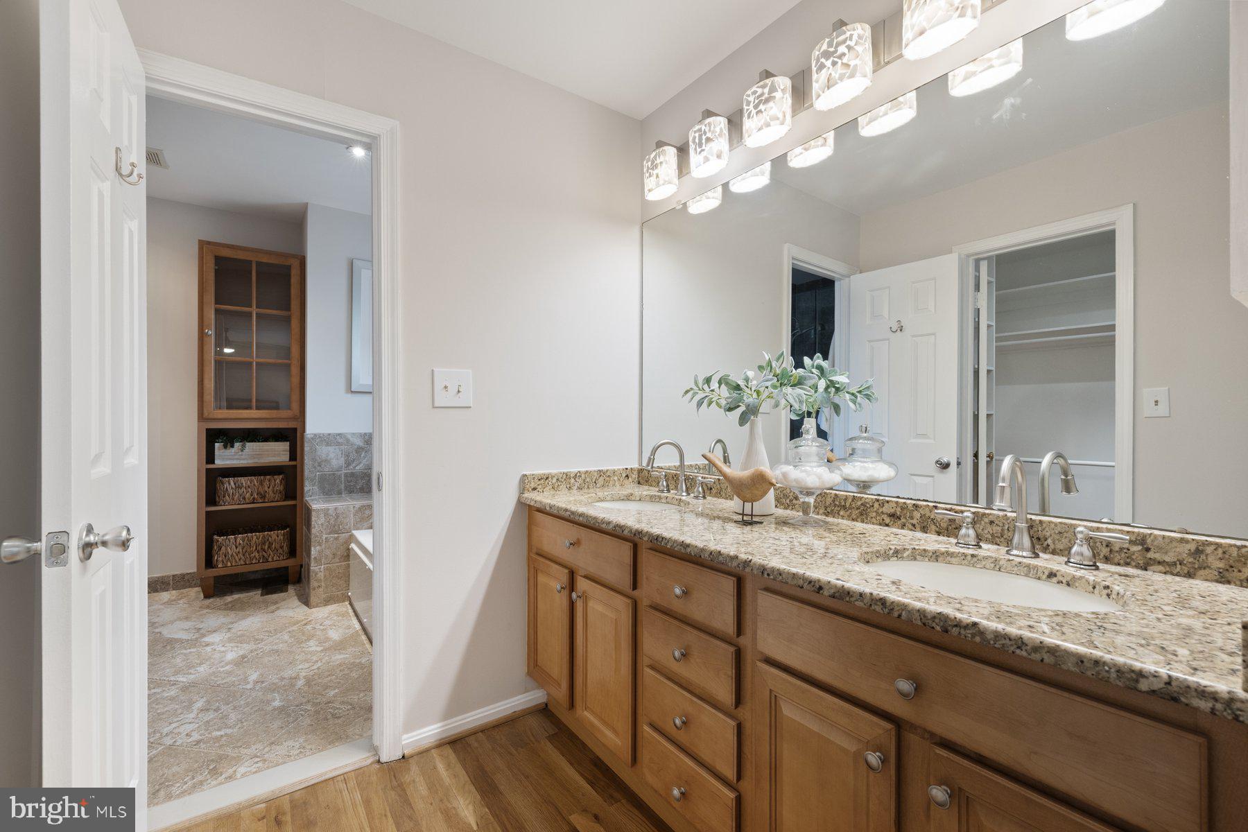 MEADOWGATE - Residential